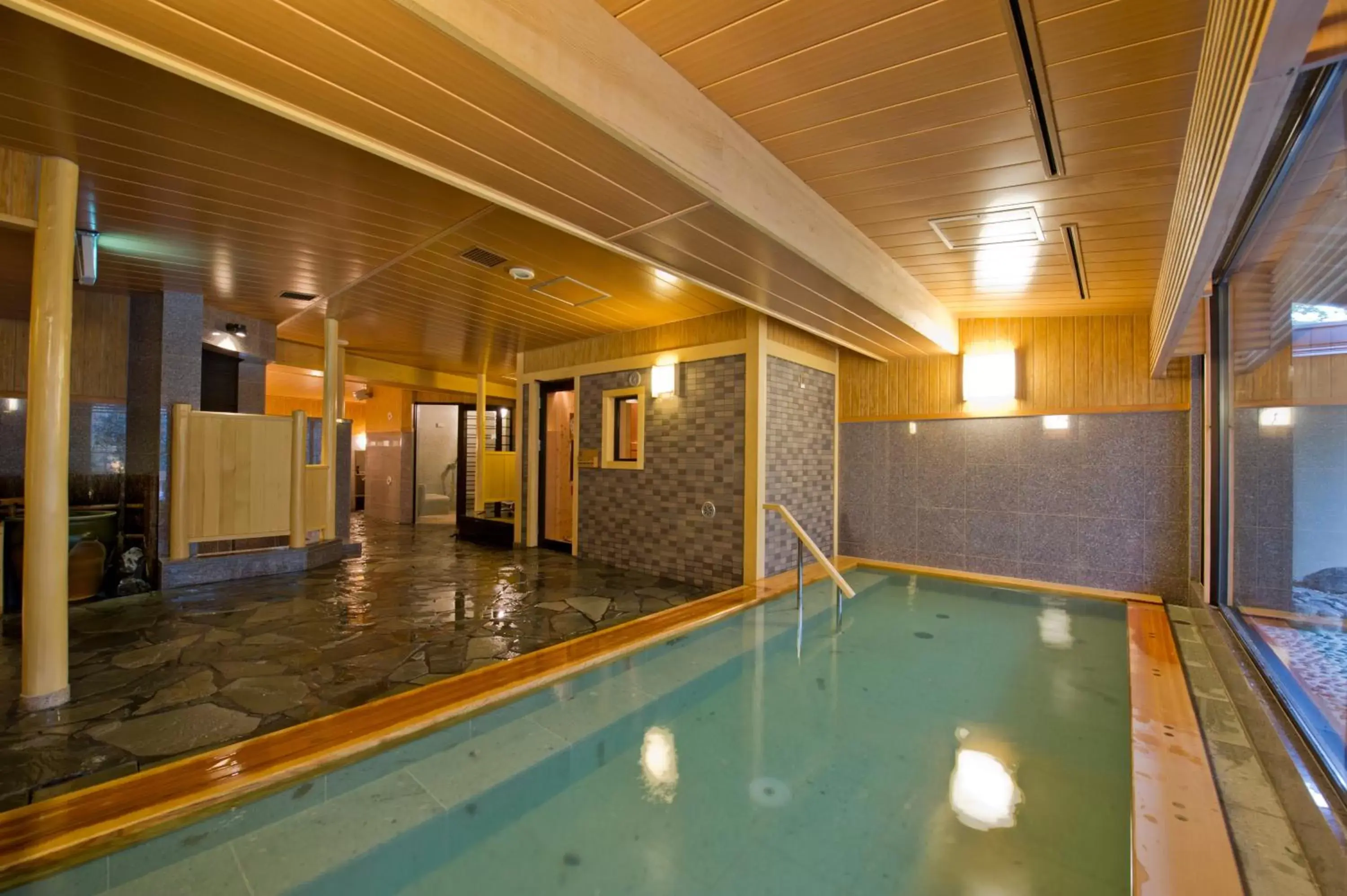 Hot Spring Bath, Swimming Pool in Kadensho, Arashiyama Onsen, Kyoto - Kyoritsu Resort