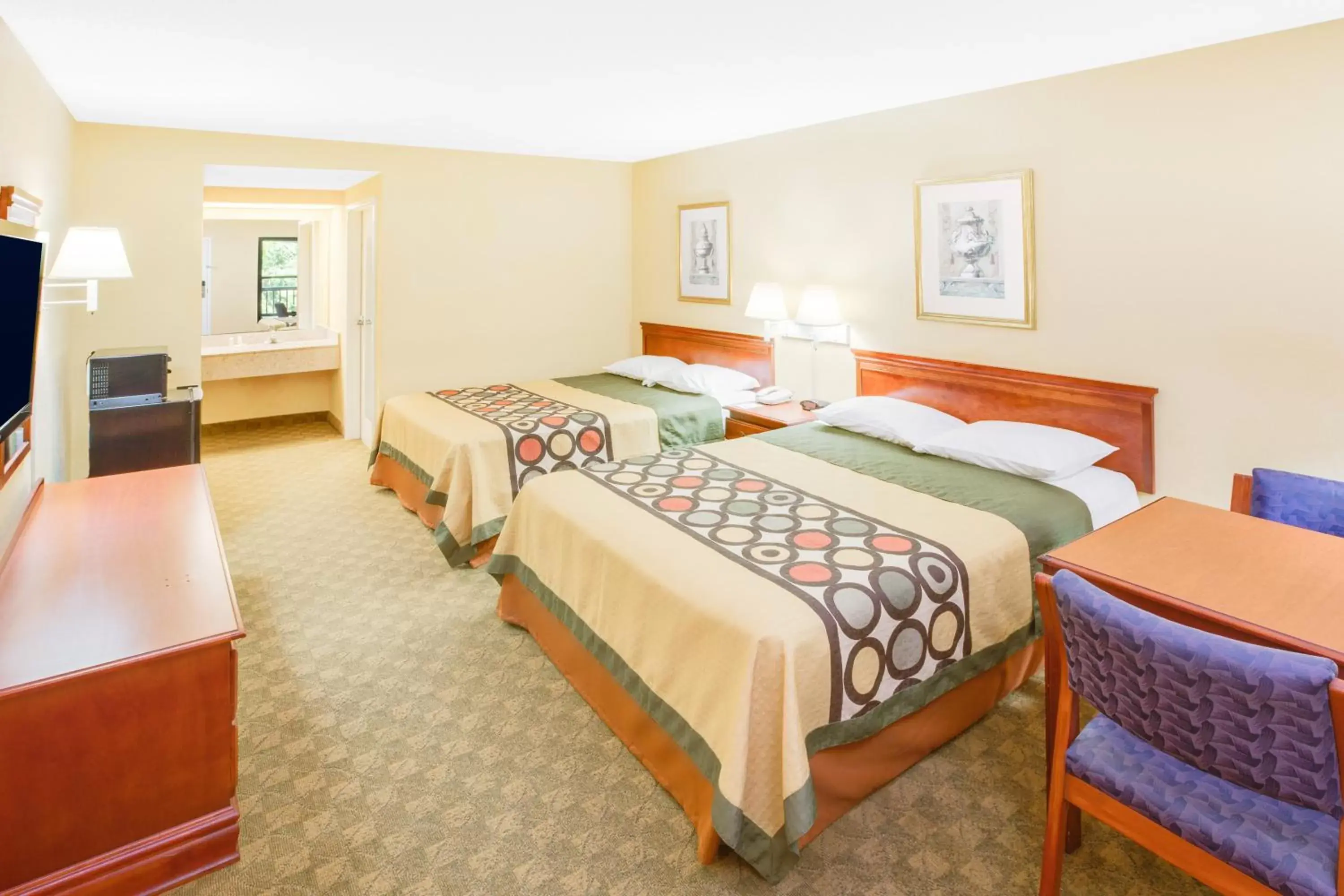 Photo of the whole room, Bed in Super 8 by Wyndham Diberville Biloxi Area