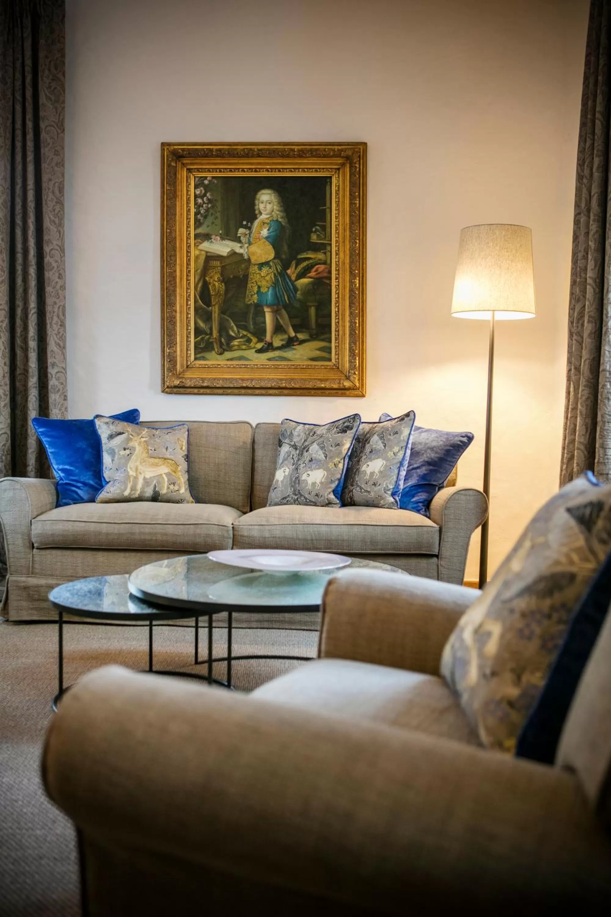 Photo of the whole room in TAUROA Schloss Gabelhofen