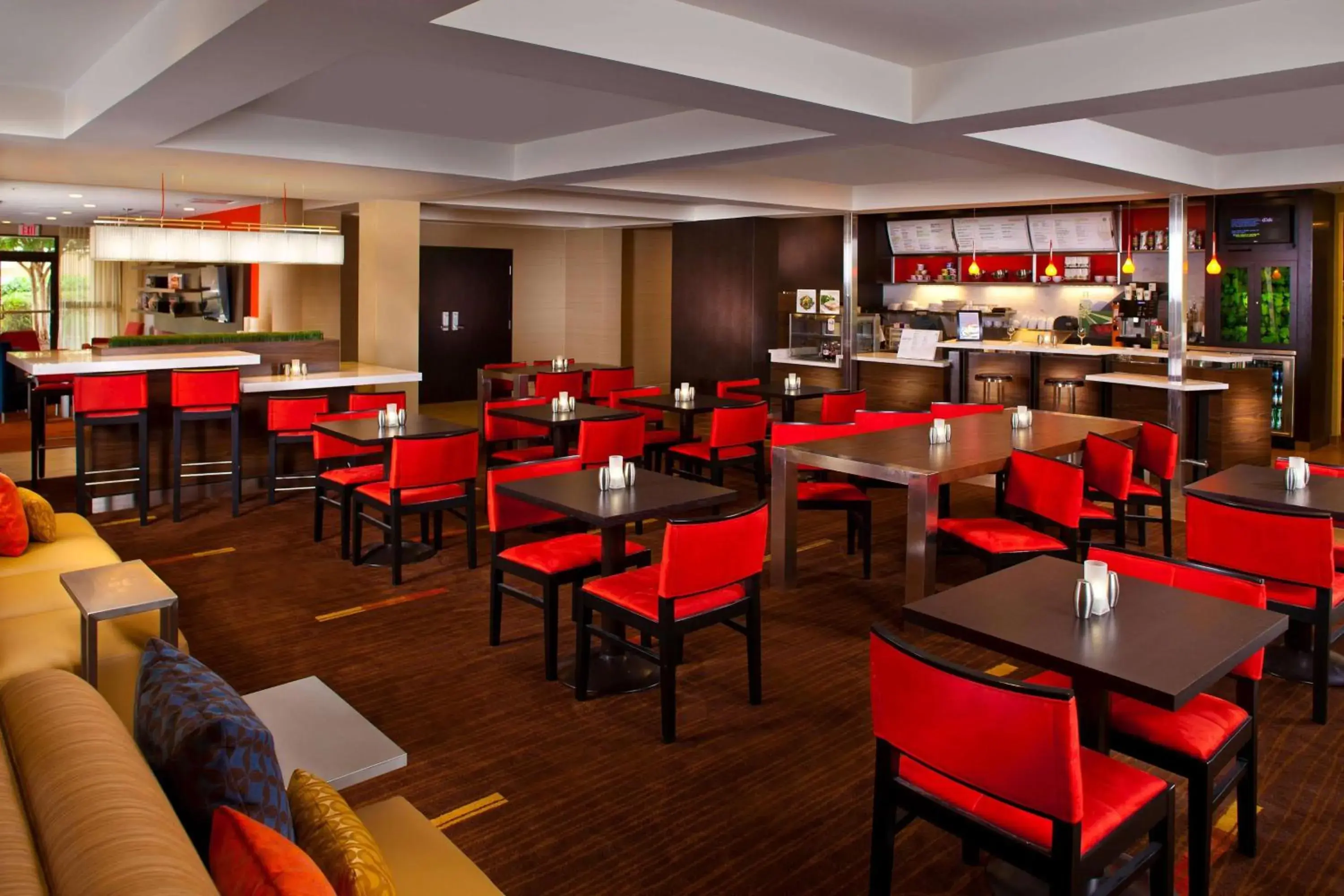 Restaurant/Places to Eat in Sonesta Select Birmingham Colonnade