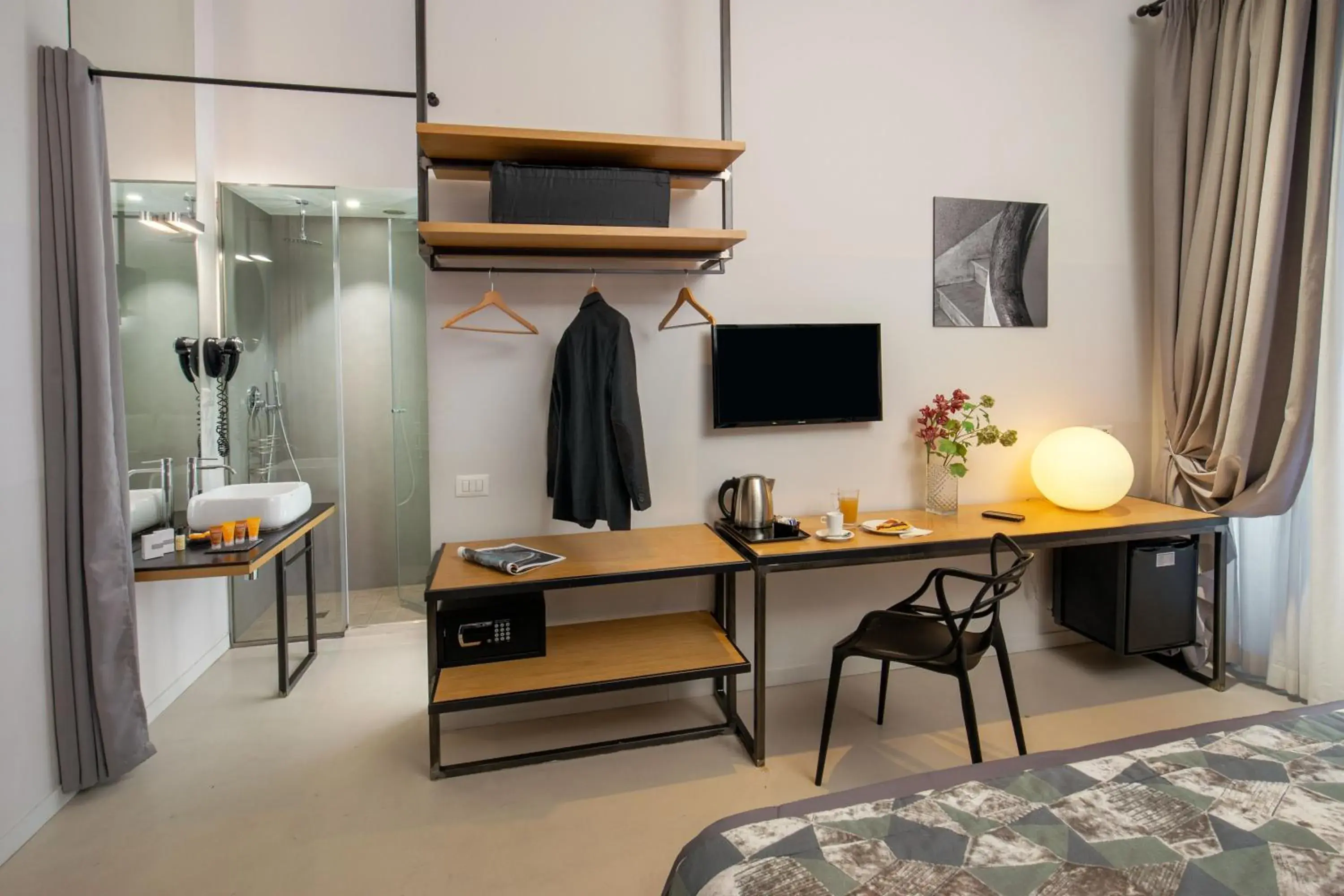 Photo of the whole room, Bed in Viminale View Hotel Photo of the whole room, Bed in Viminale View Hotel