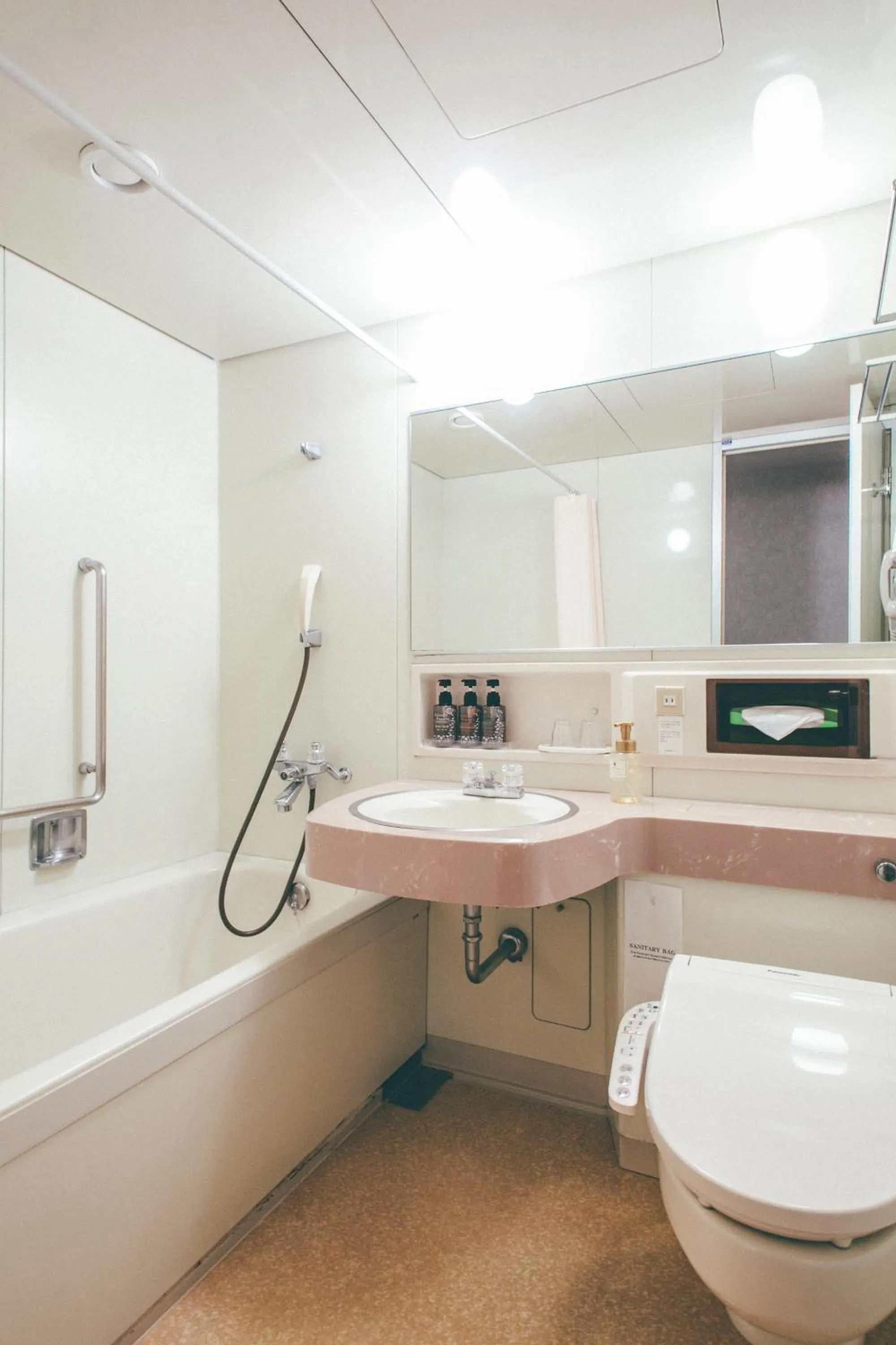 Shower in Kanazawa Kokusai Hotel