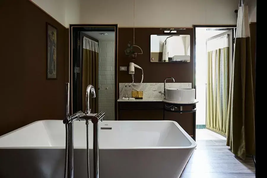 Bath, Bathroom in Josh Hotel