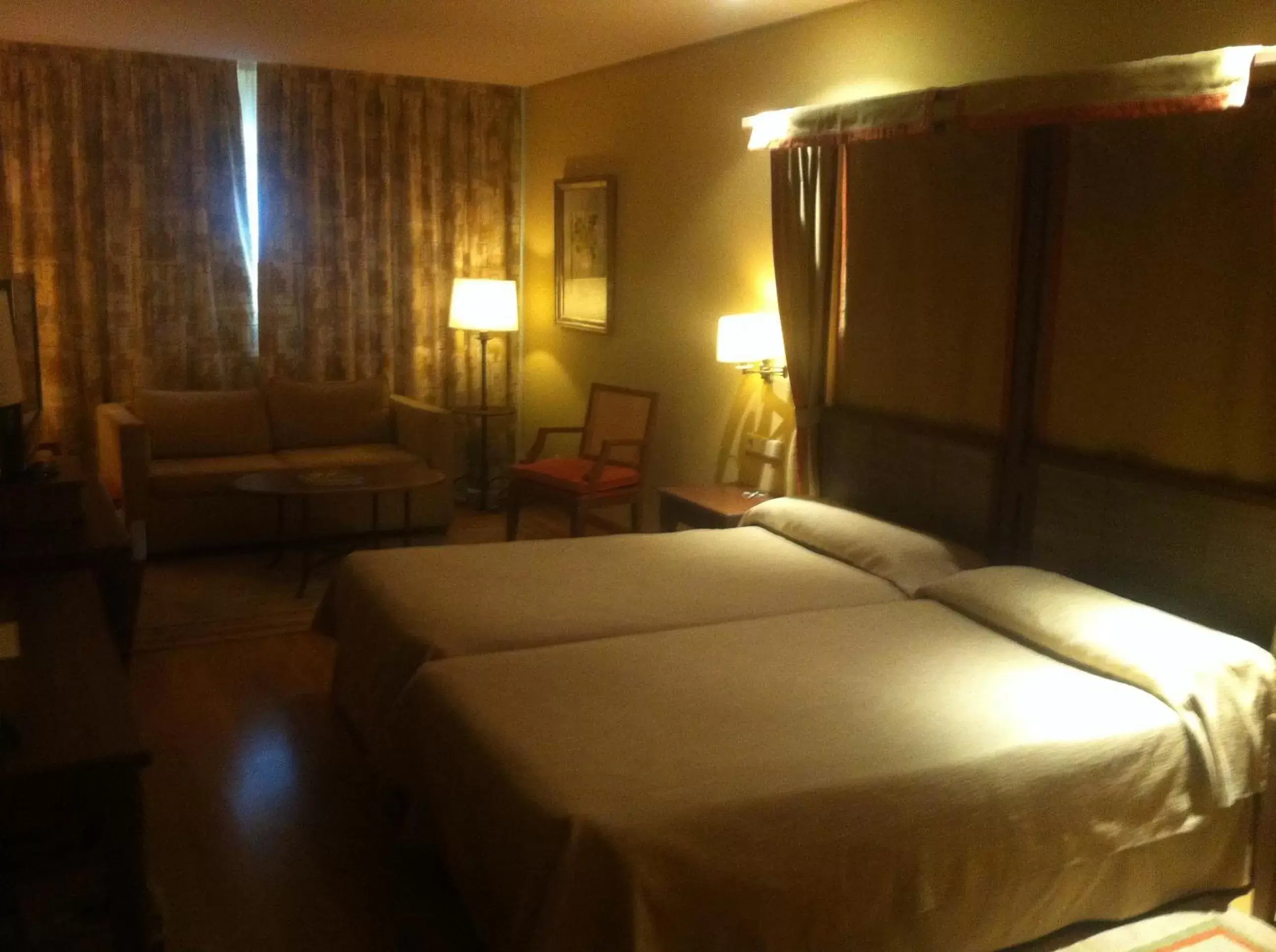 Photo of the whole room, Bed in Parador de Salamanca