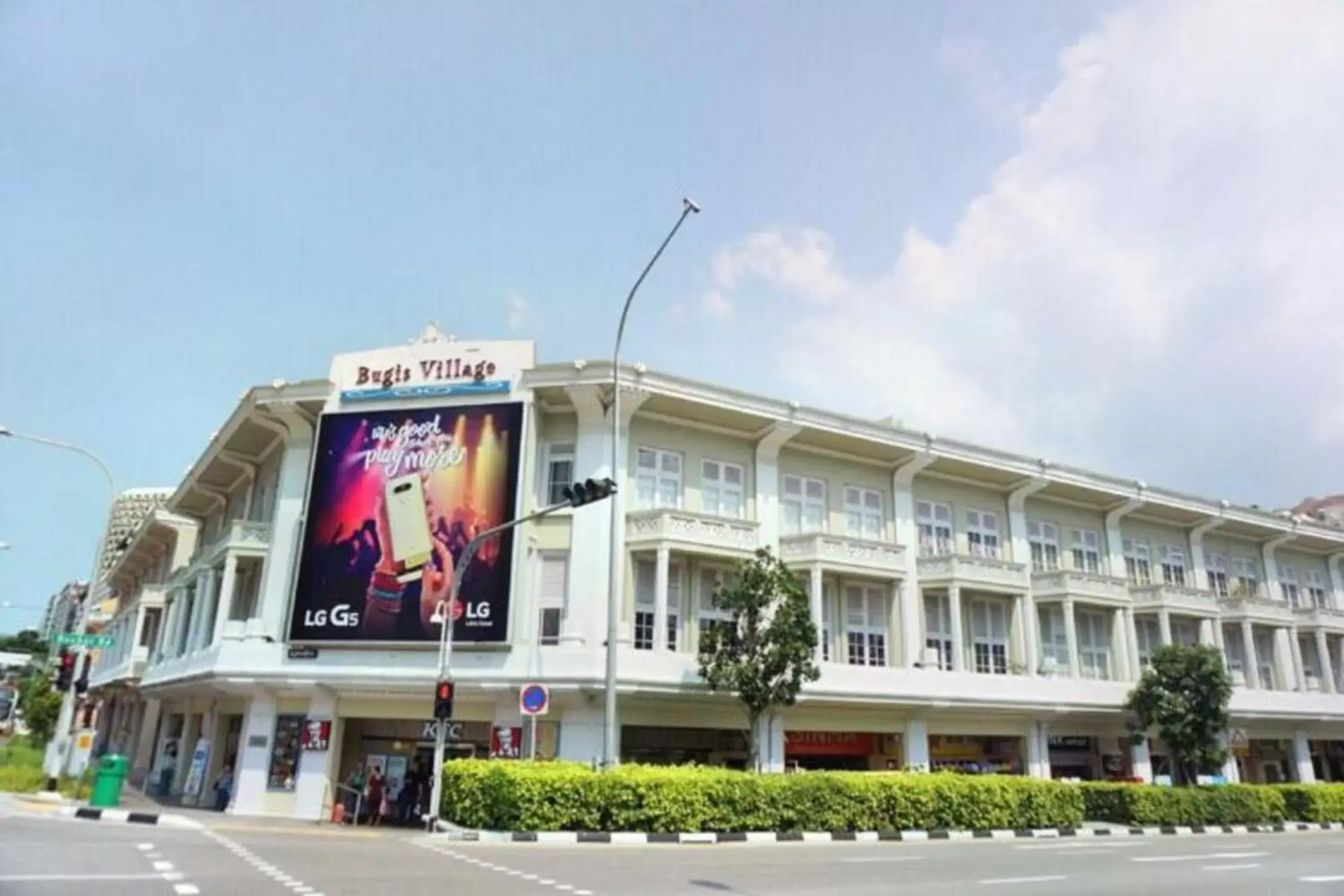 Property Building in Hotel Calmo Bugis