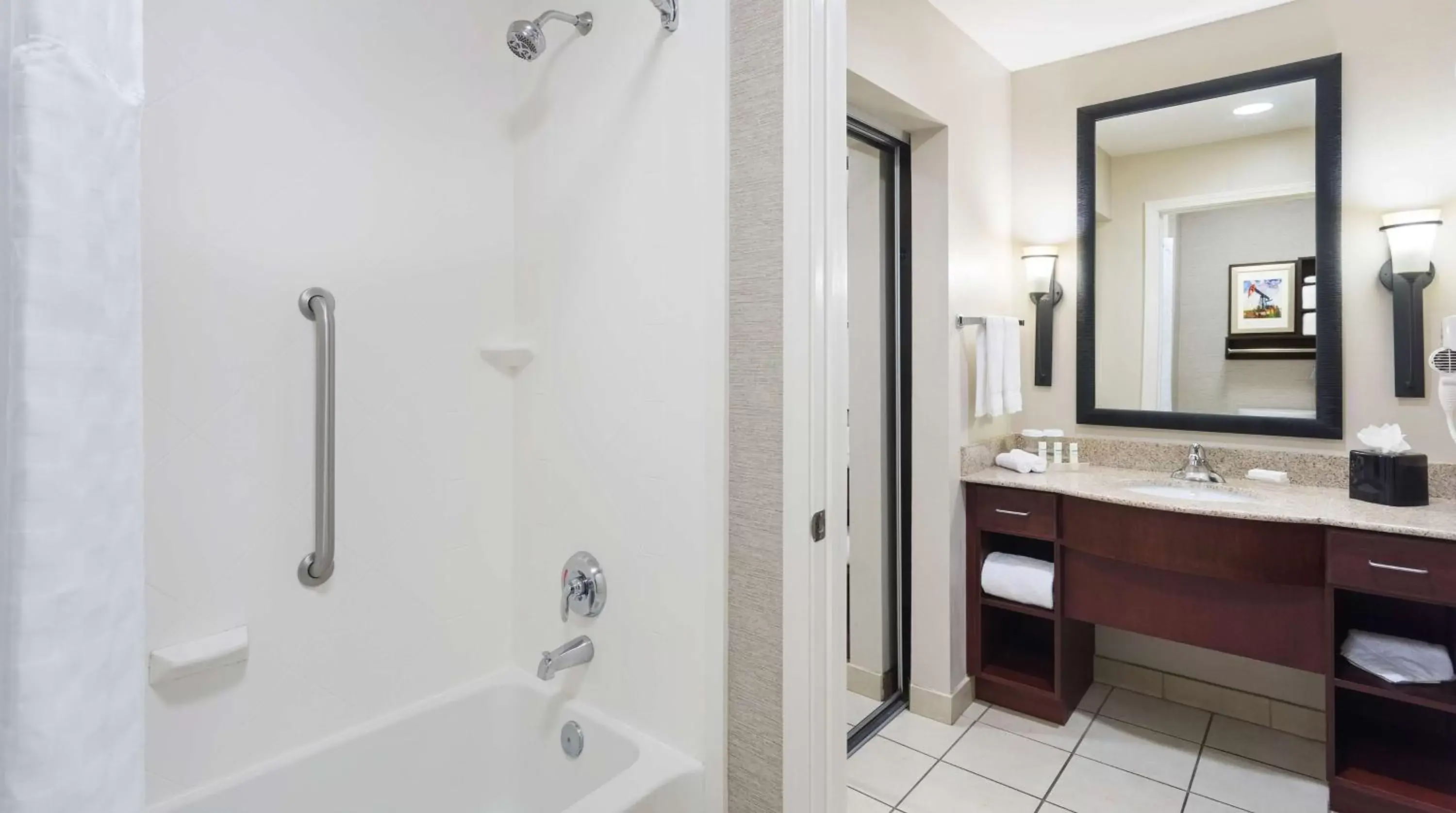 Bathroom in Homewood Suites by Hilton Shreveport