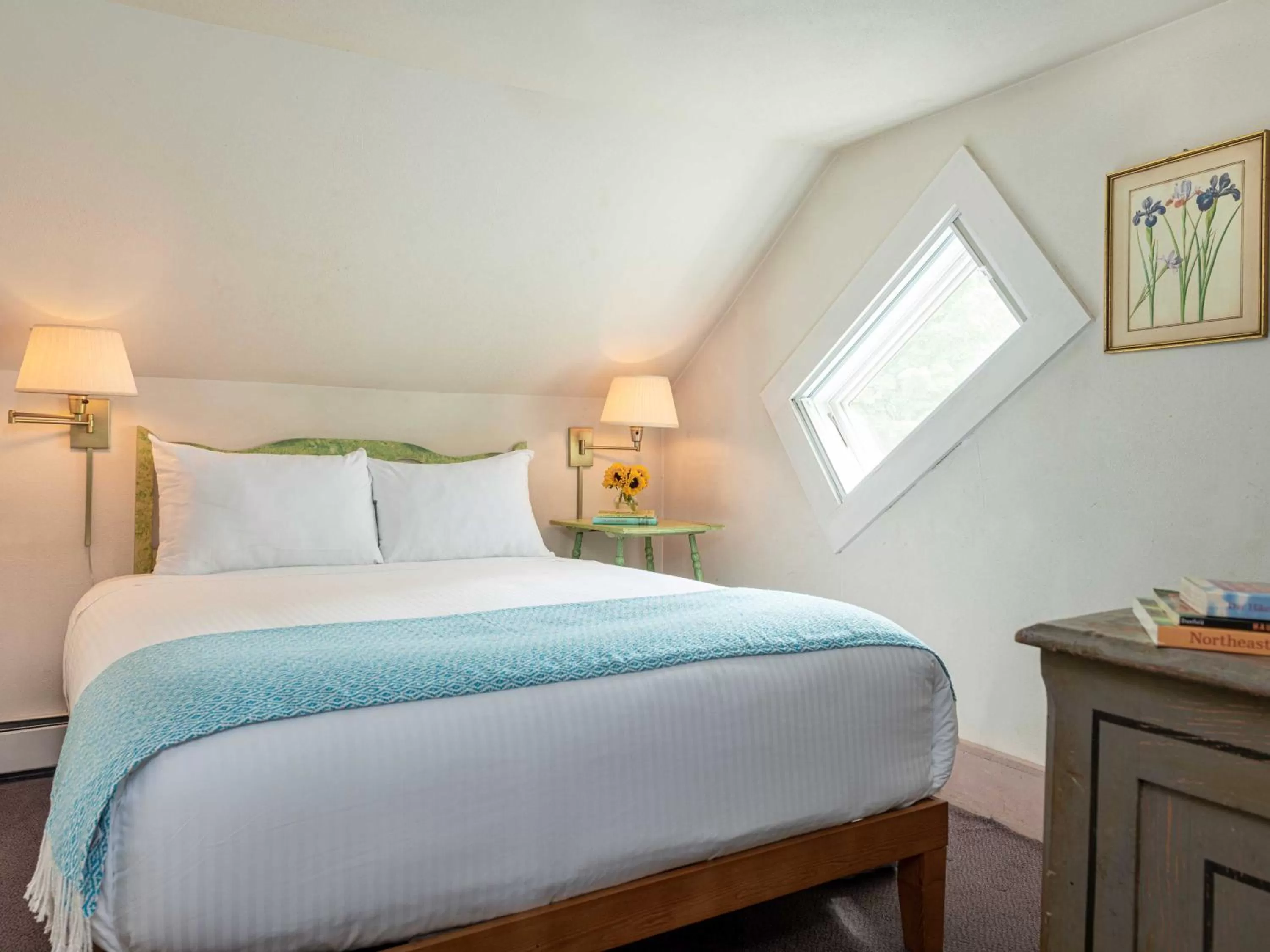 Bed in Old Stagecoach Inn