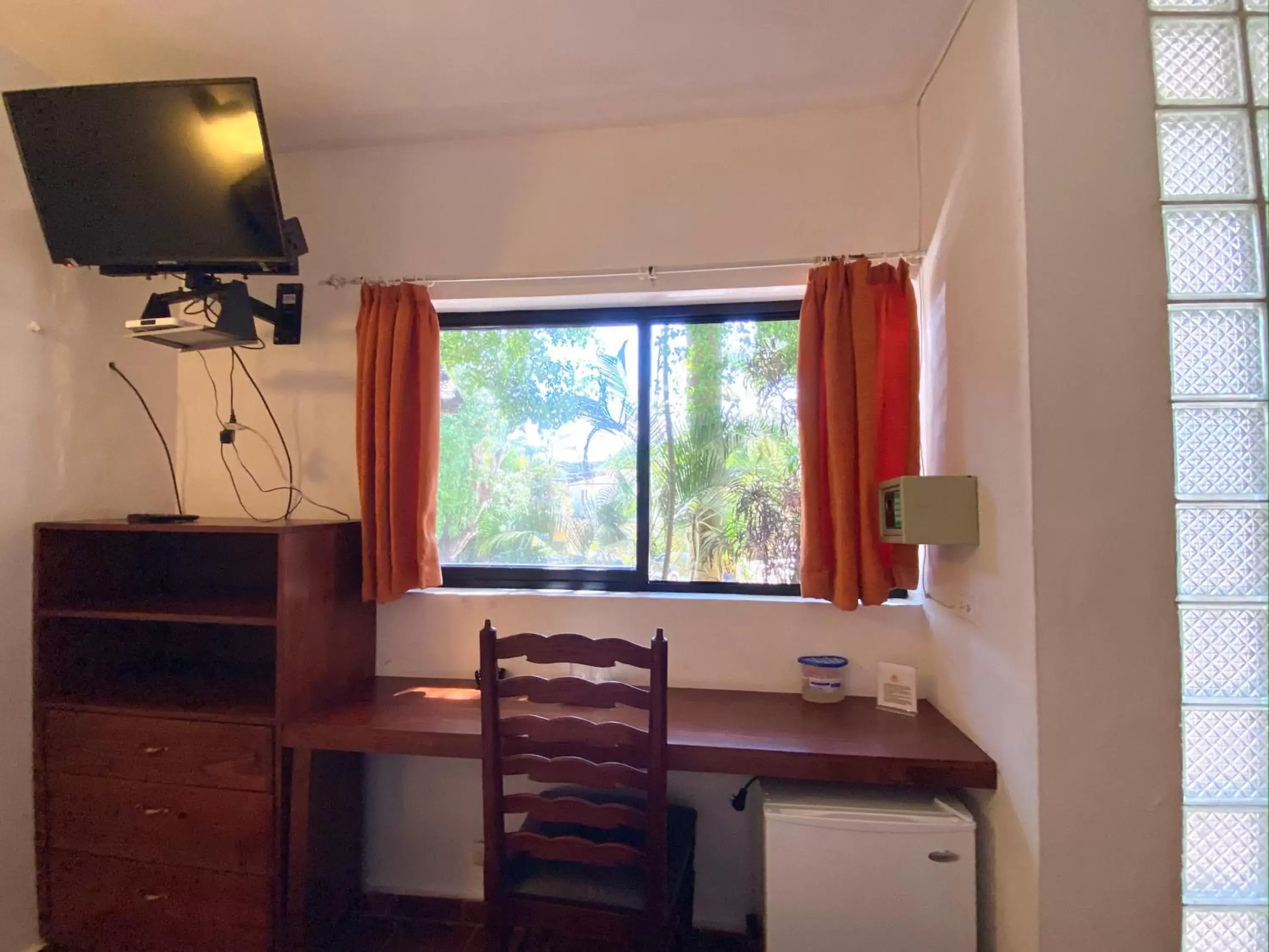 Bedroom, TV/Entertainment Center in Hotel Alegria