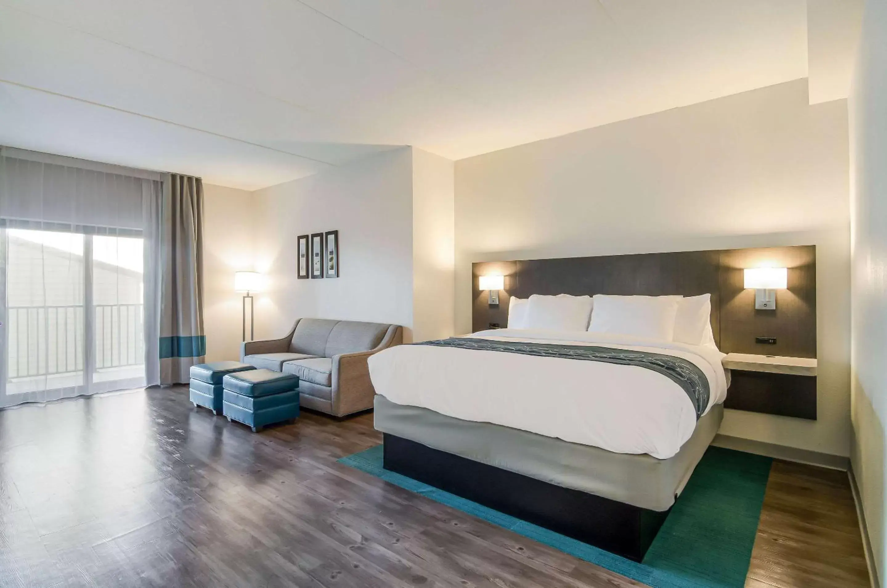 King Suite No Pets Allowed - Accessible/Non-Smoking in Comfort Inn & Suites Gulf Shores East Beach near Gulf State Park King Suite No Pets Allowed - Accessible/Non-Smoking in Comfort Inn & Suites Gulf Shores East Beach near Gulf State Park