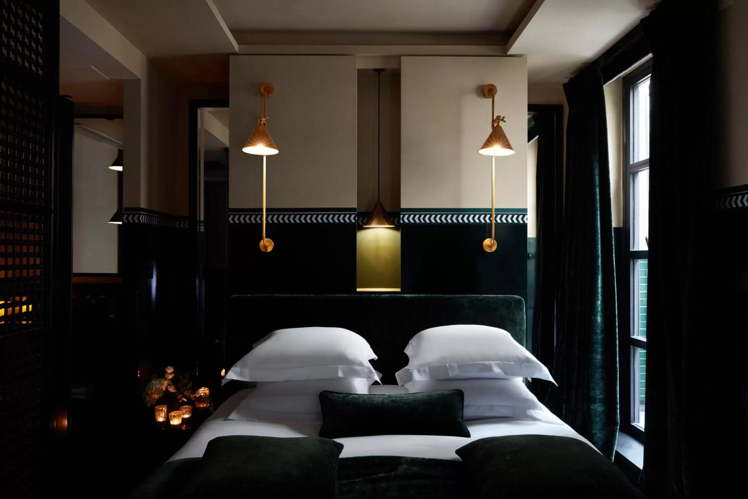 Bedroom in Monsieur George Hotel & Spa - Champs-Elysées