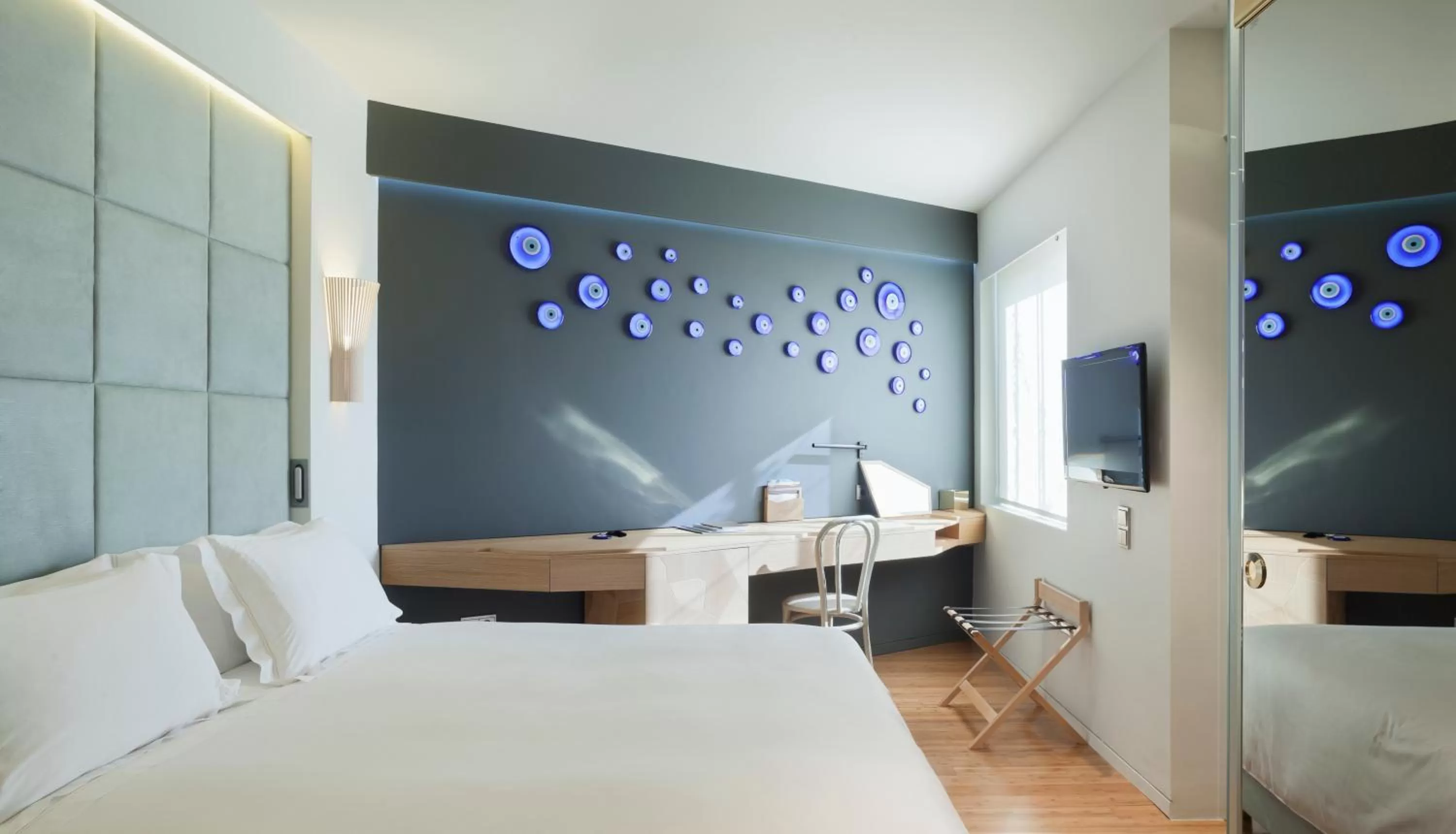 Photo of the whole room, Bed in New Hotel