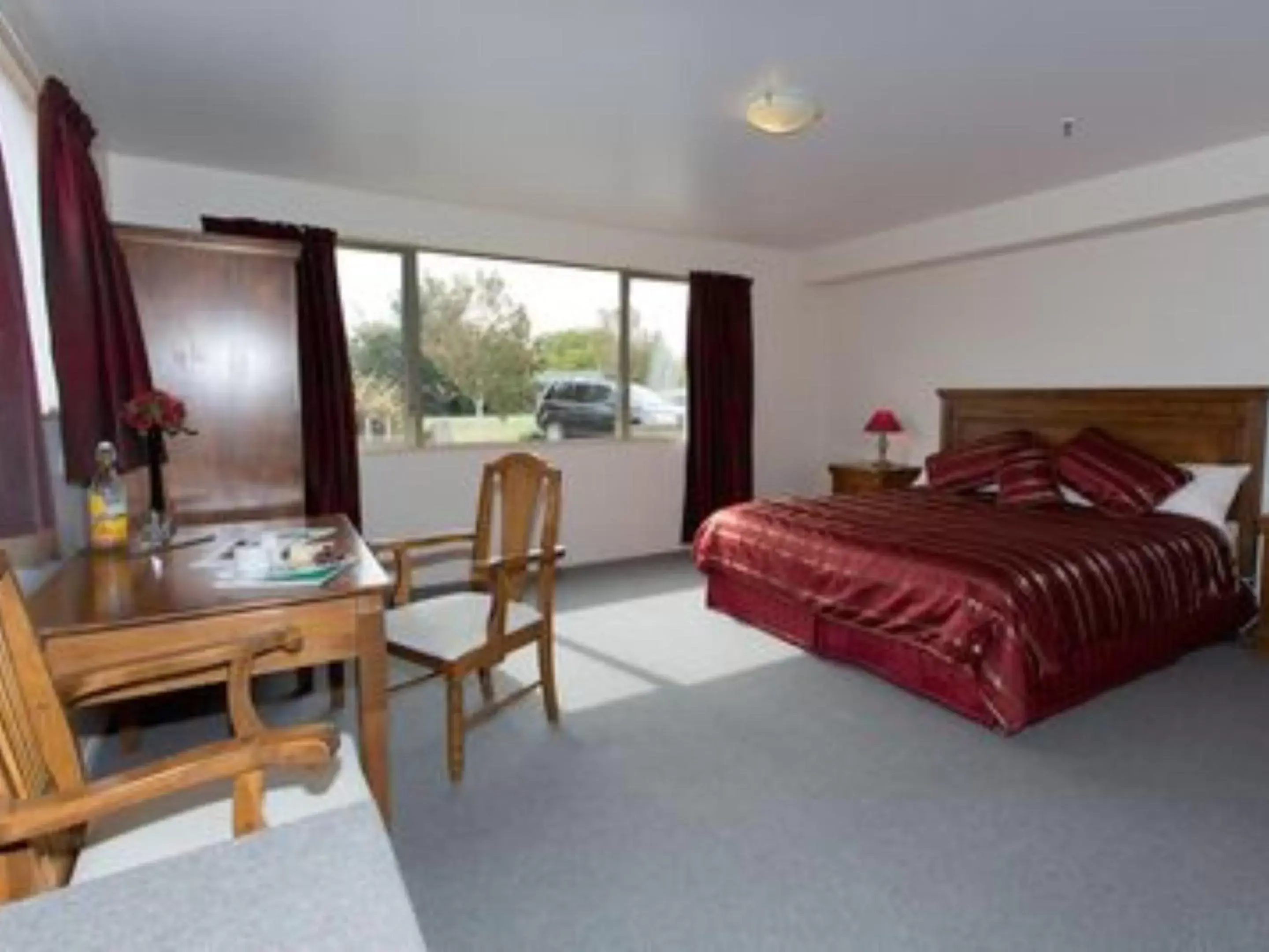 Bedroom, Bed in The Lodge