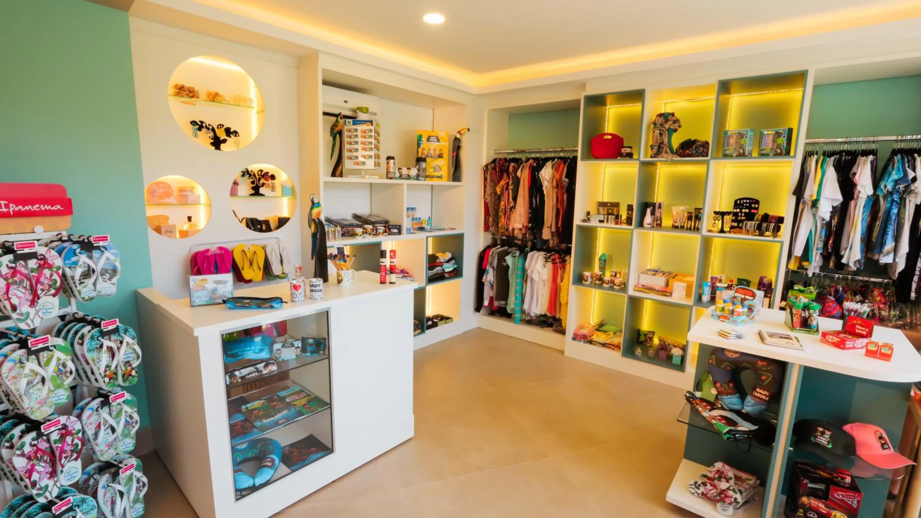 On-site shops in Vivaz Cataratas Hotel Resort