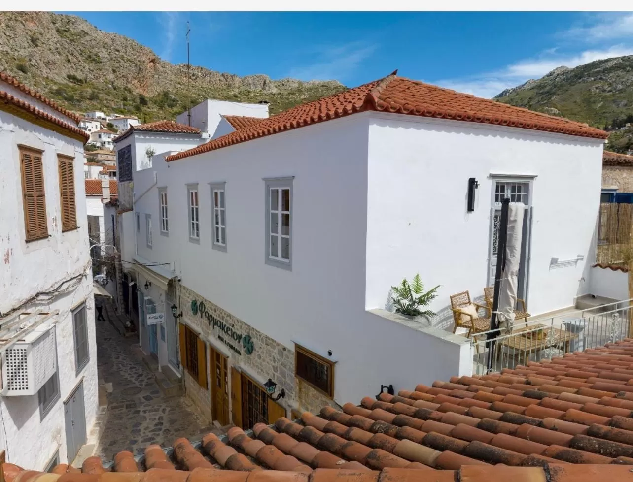 Property Building in La Vie Hydra Luxury Suites