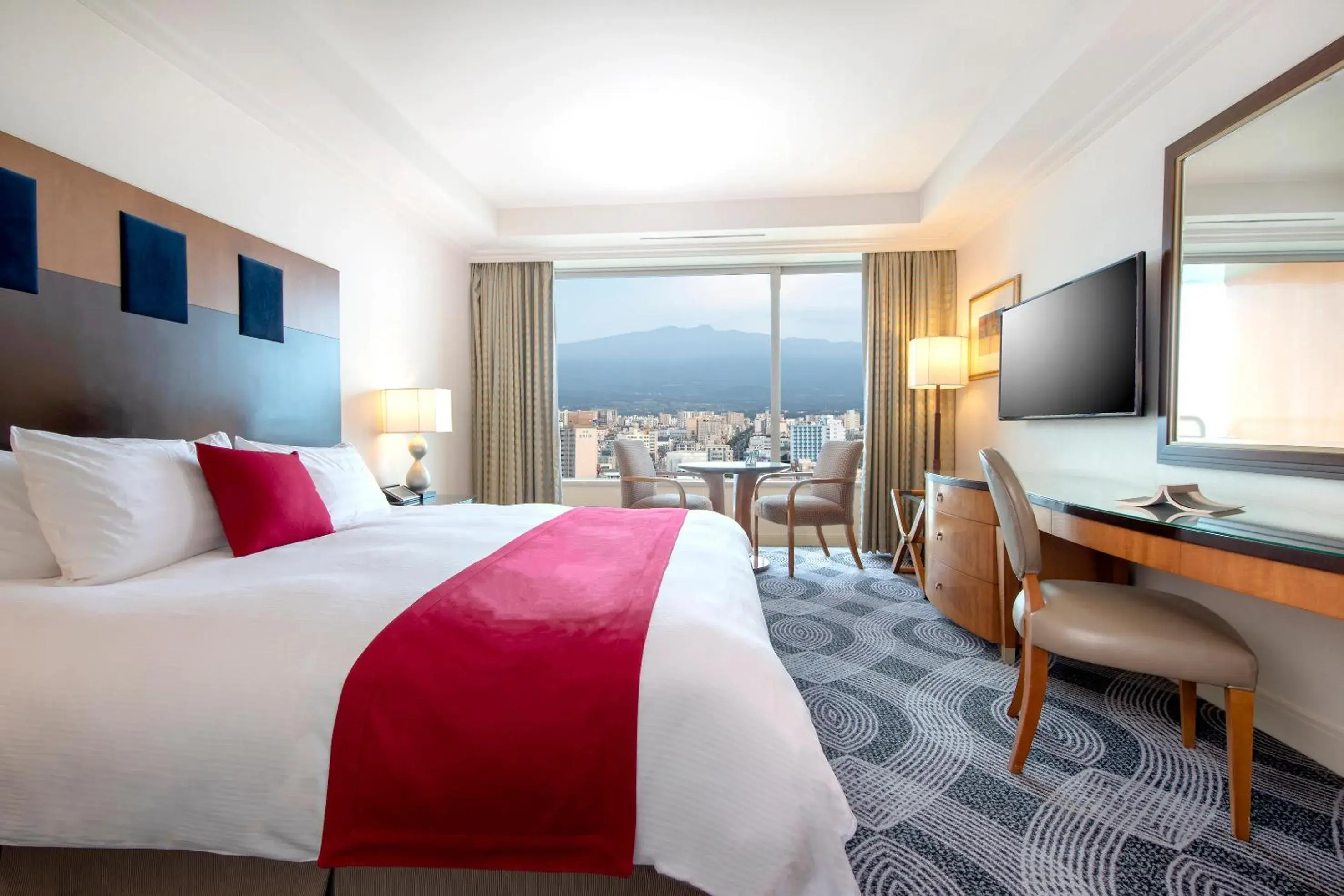Standard Double Room with Mountain View in Ramada Plaza by Wyndham Jeju Ocean Front Standard Double Room with Mountain View in Ramada Plaza by Wyndham Jeju Ocean Front