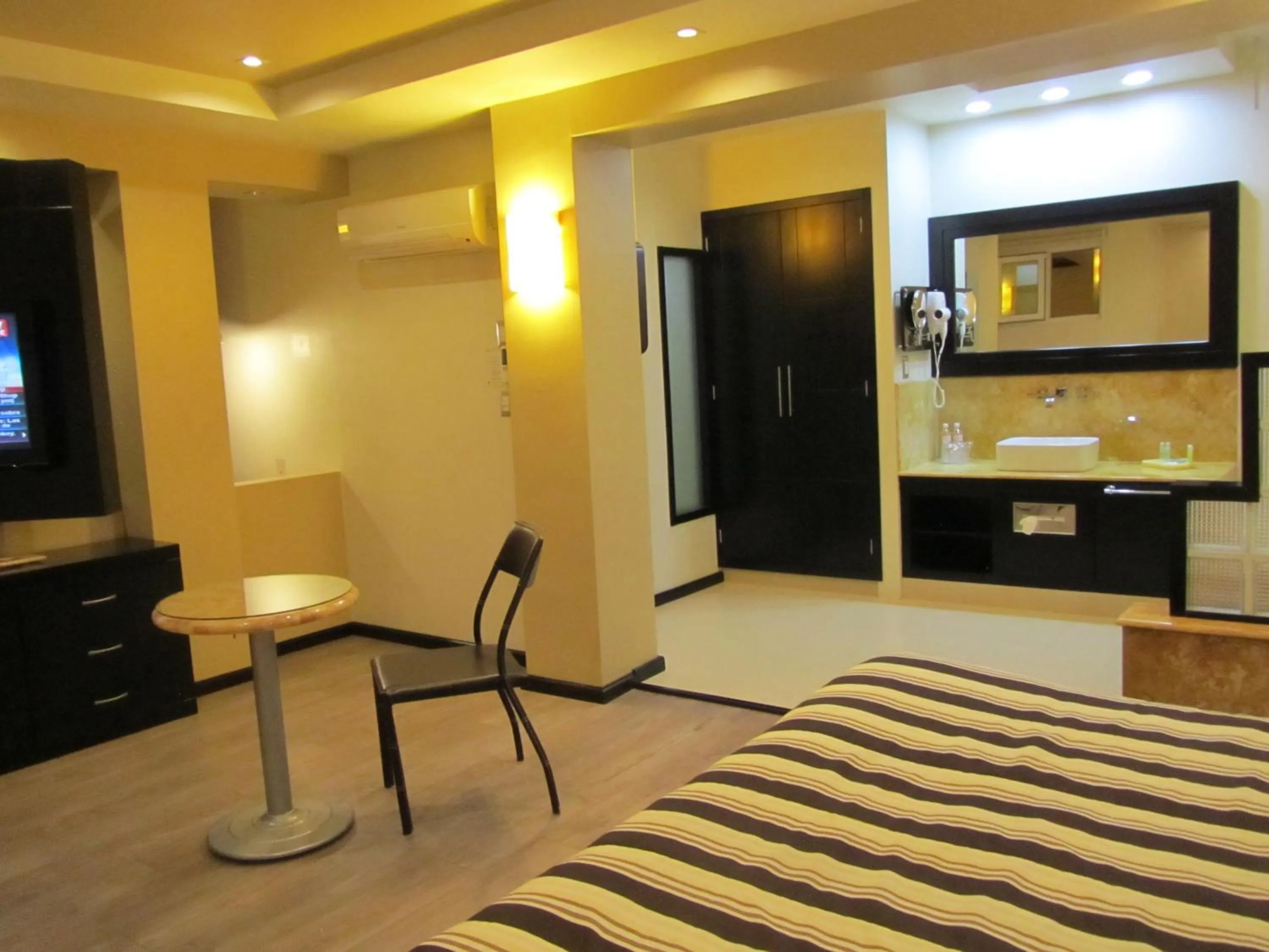 Bed in Hotel Colonial