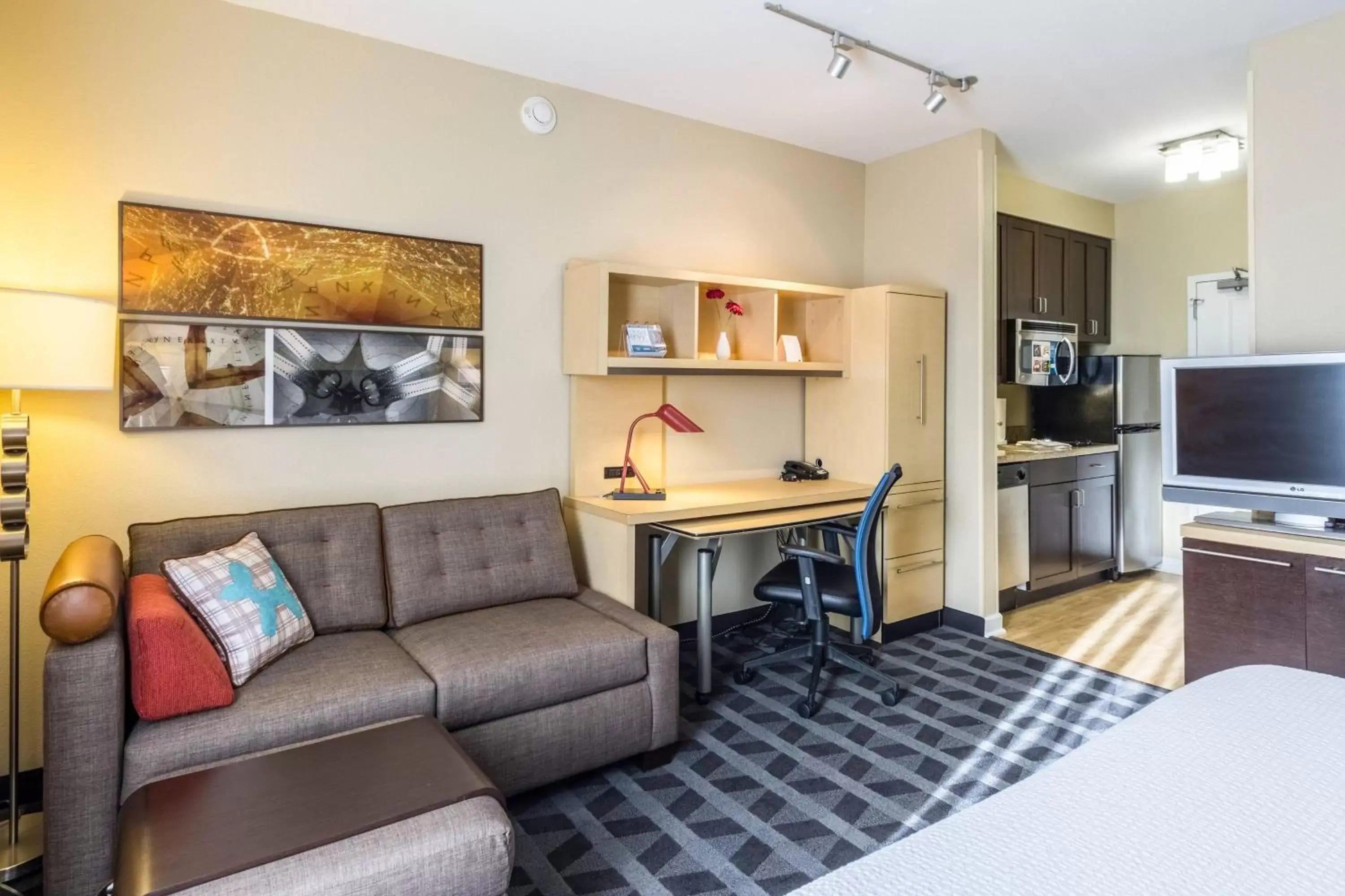 Living room, Seating Area in TownePlace Suites Dayton North