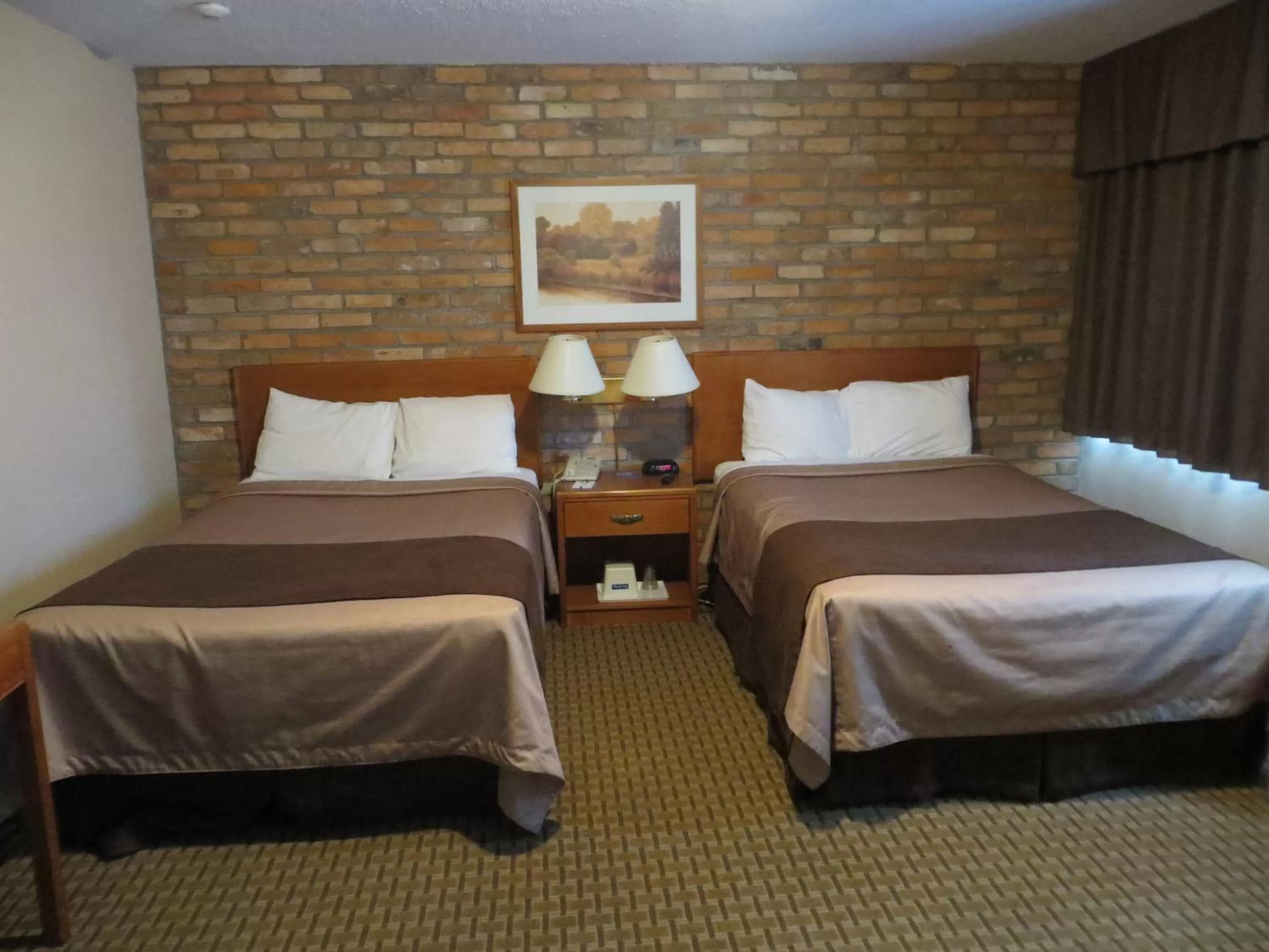 Bed in Travelodge by Wyndham Thunder Bay ON