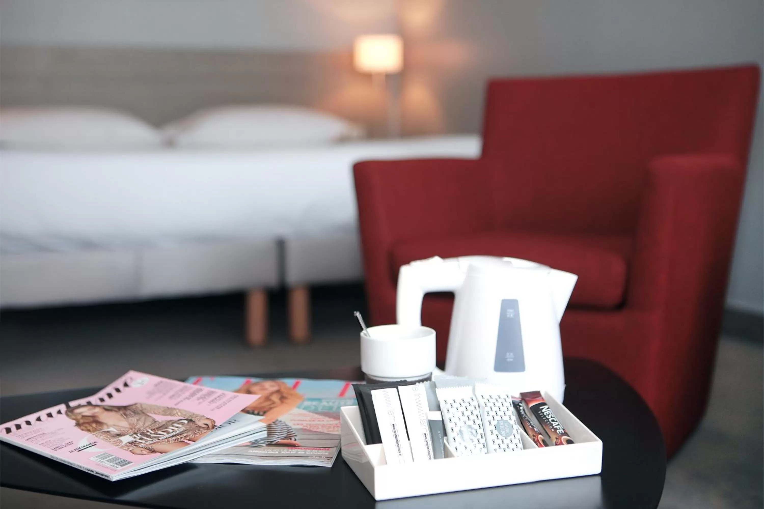 Coffee/tea facilities, Bed in Best Western Linko Aubagne