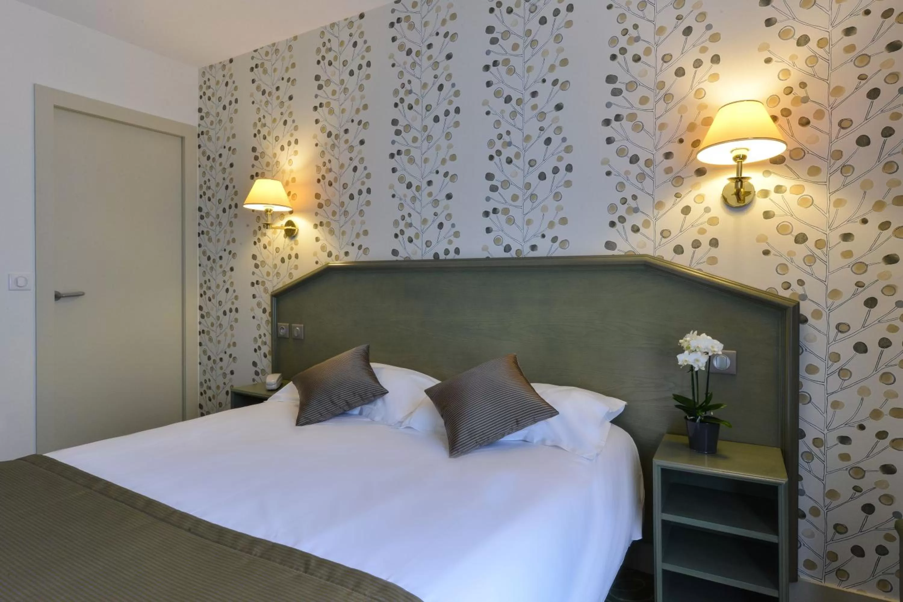 Photo of the whole room, Bed in Relais du Pré