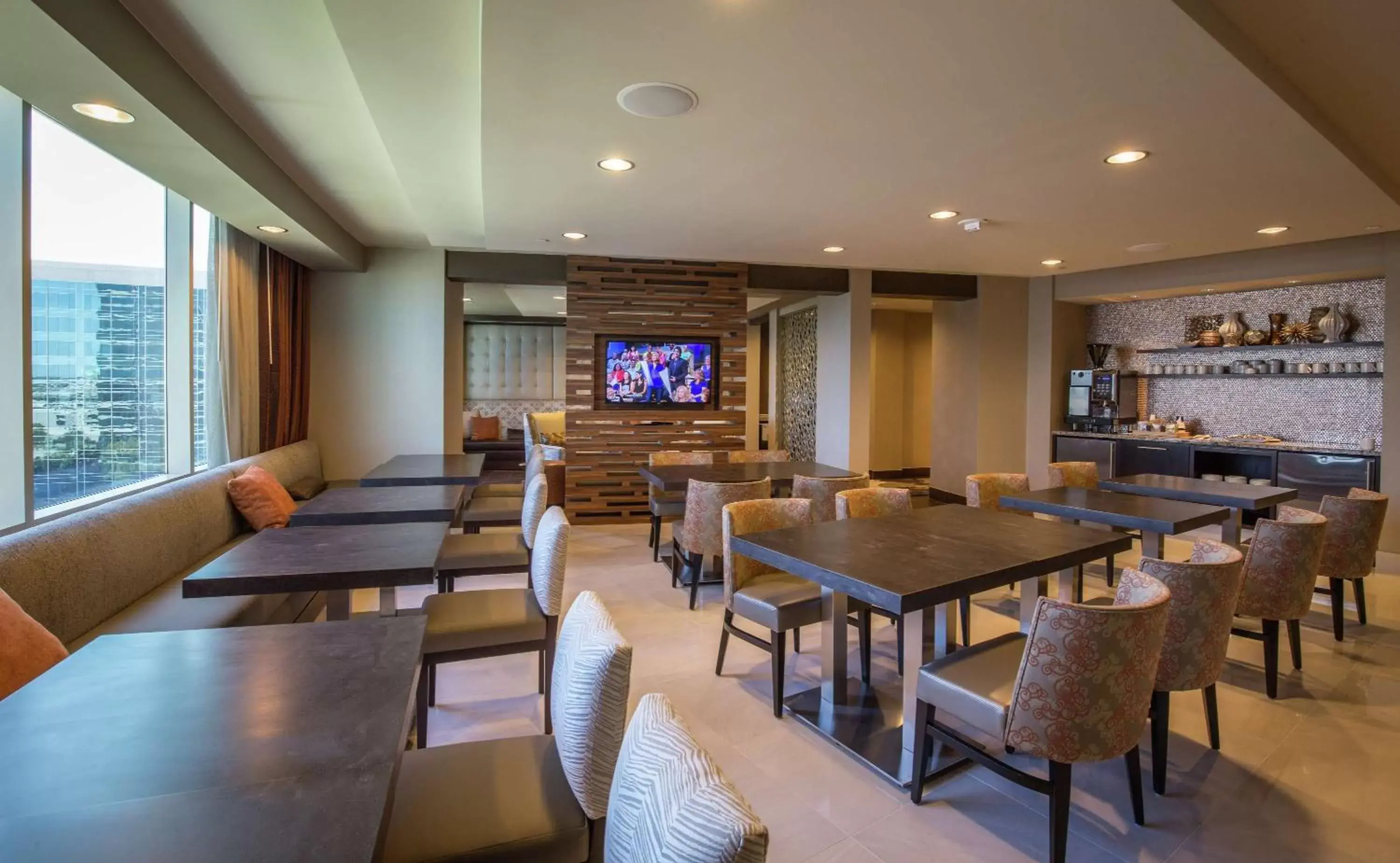 Bedroom, Restaurant/Places to Eat in Hilton Dallas/Plano Granite Park