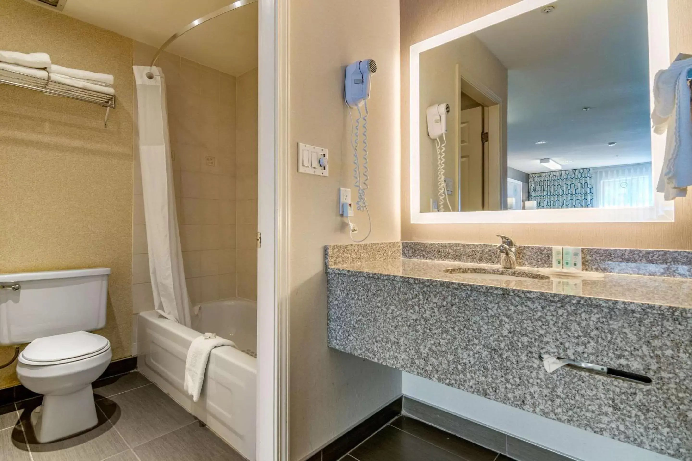Bathroom in Quality Inn Kamloops