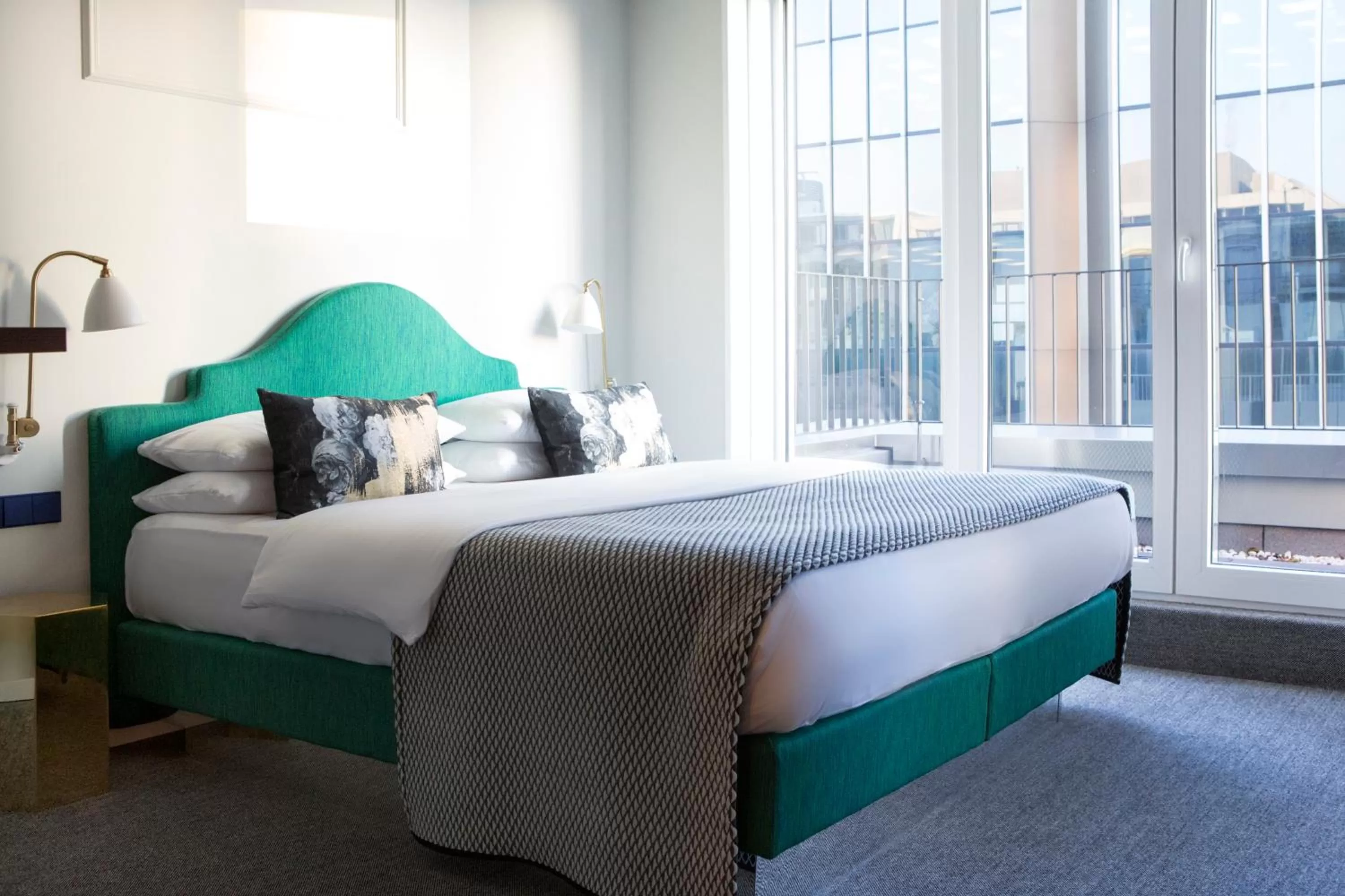 Photo of the whole room, Bed in The Fritz Düsseldorf Königsallee