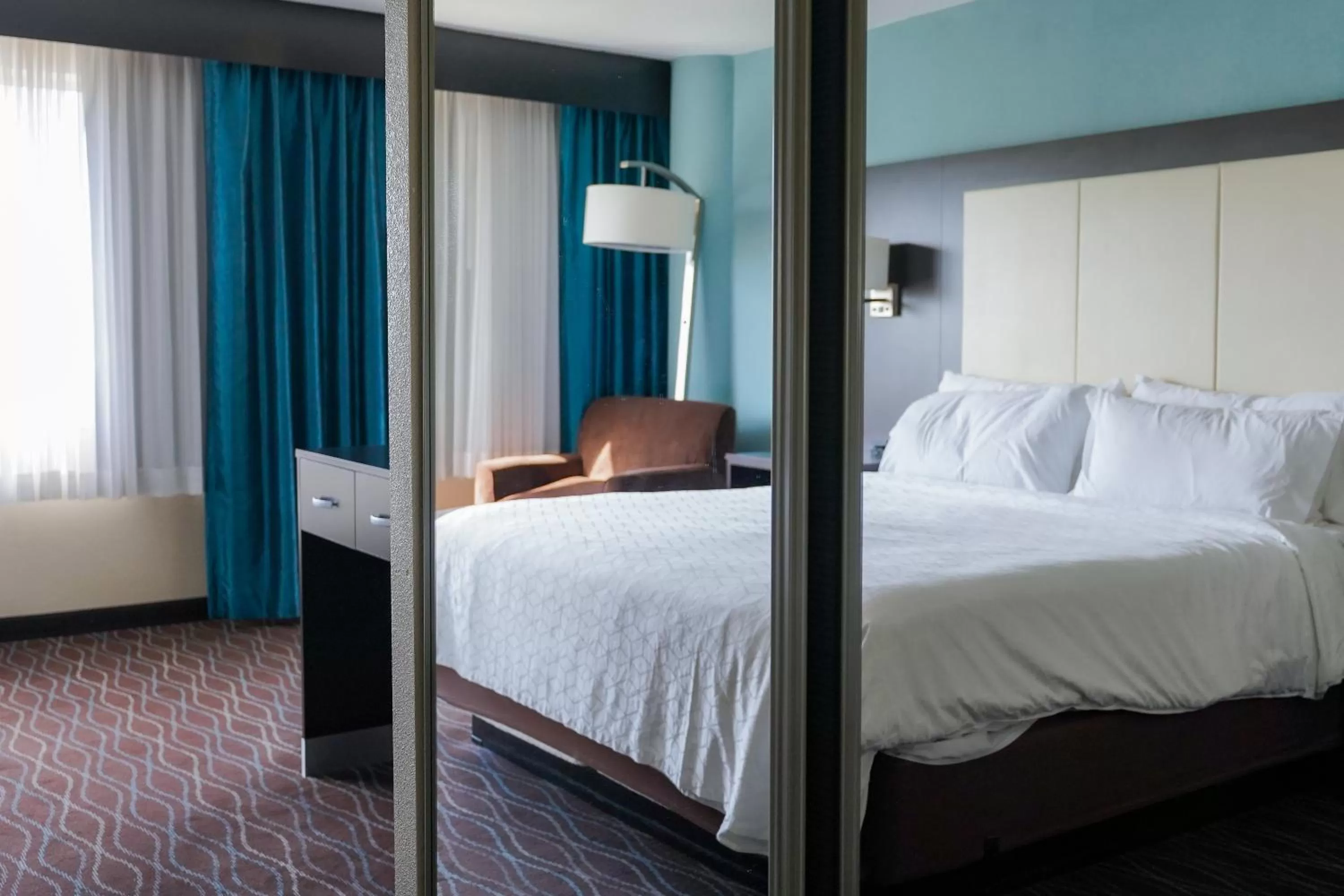 Bed in Holiday Inn Express Boise Downtown by IHG