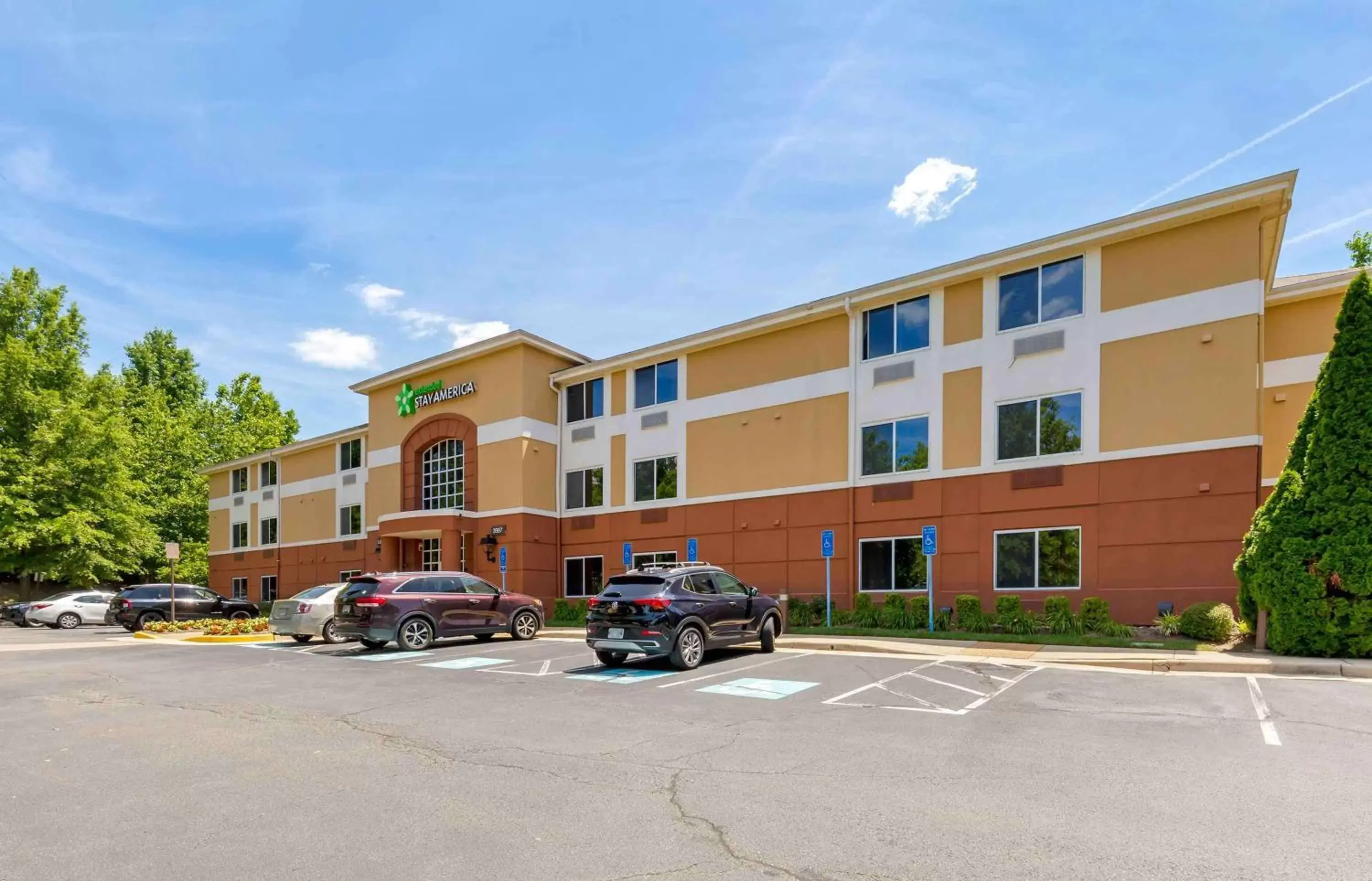 Property Building in Extended Stay America Suites - Washington, DC - Fairfax