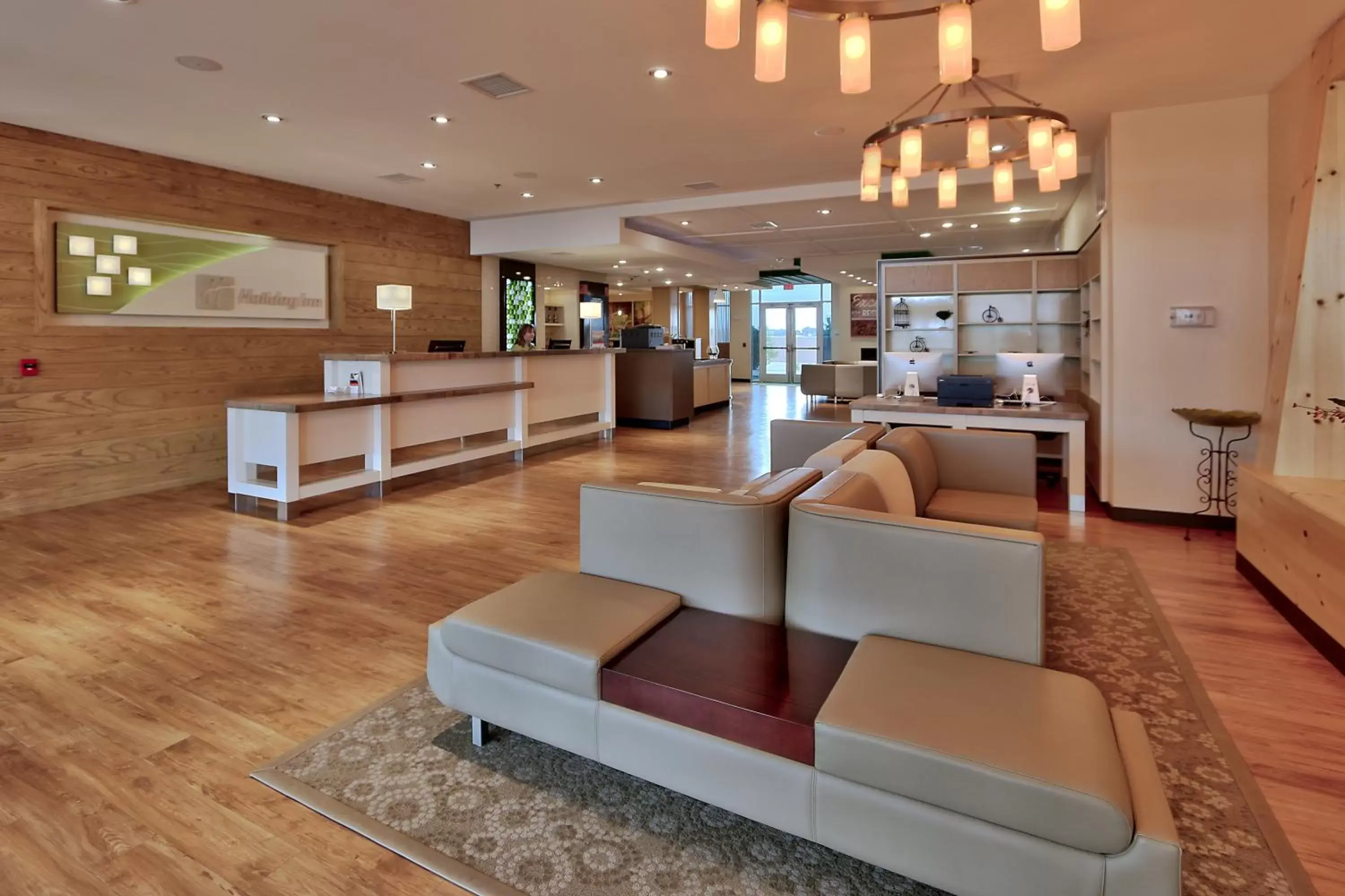 Lobby/Reception in Holiday Inn Roswell, an IHG Hotel