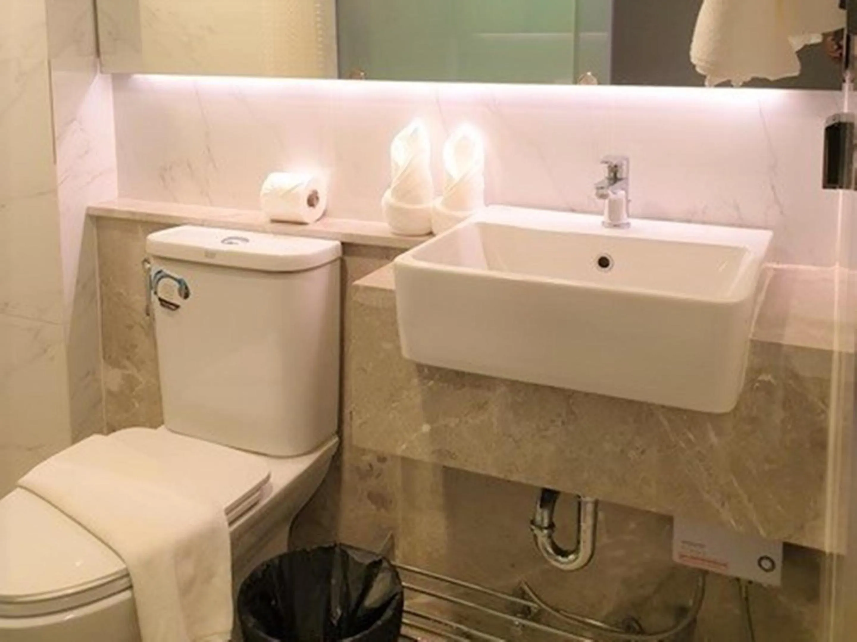 Bathroom in Studio Ekamai