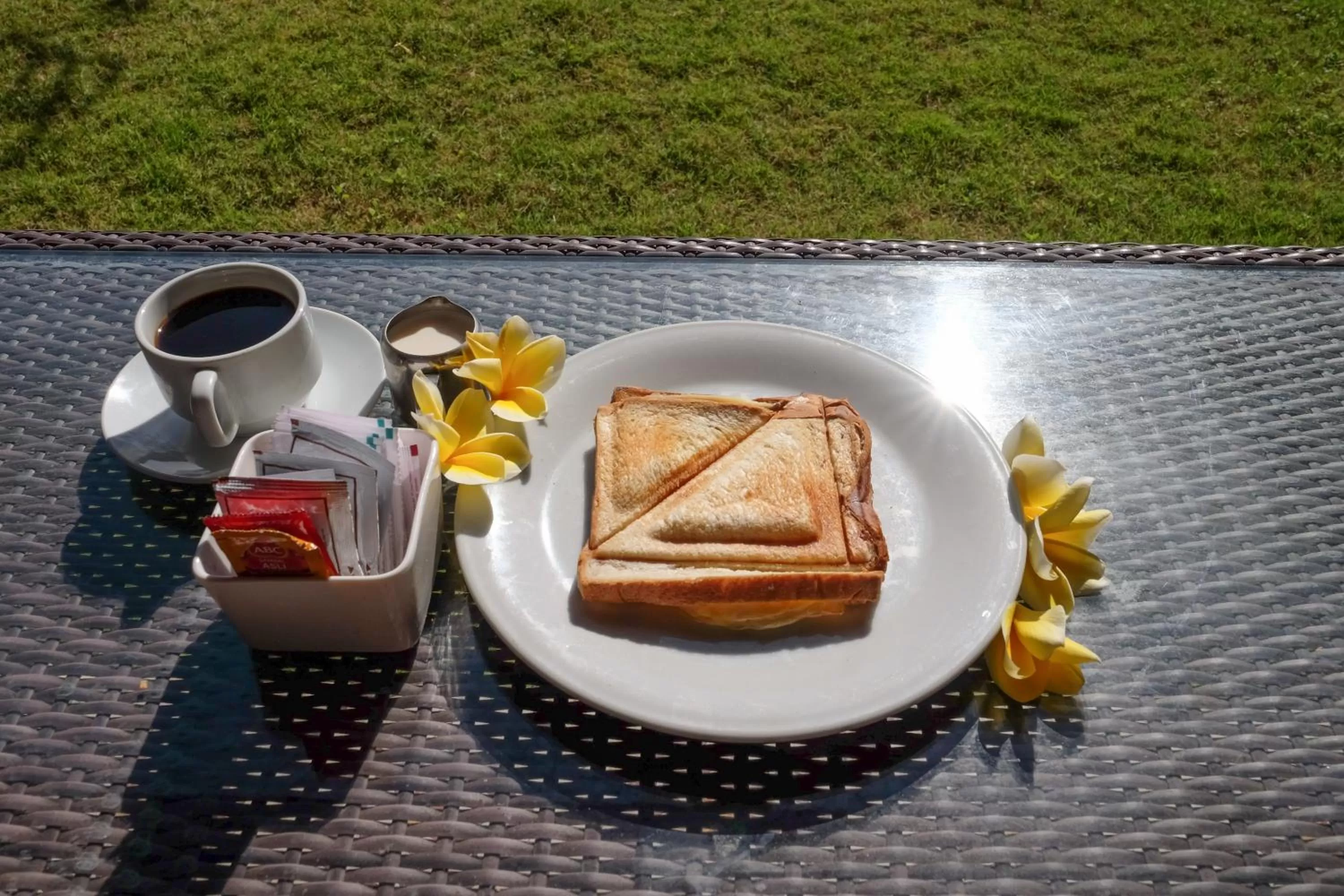 Breakfast in Fat Yogi Cottages