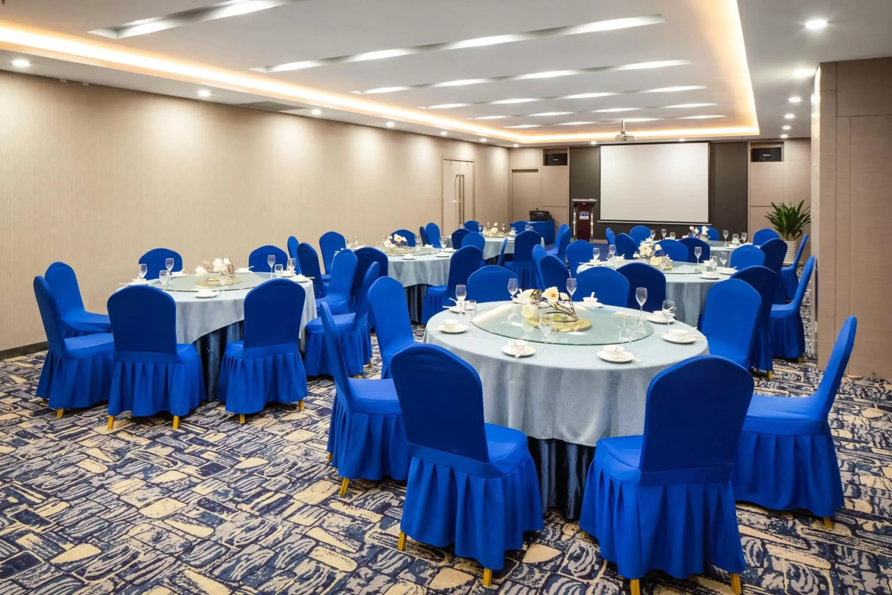 Meeting/conference room, Banquet Facilities in Holiday Inn Express Shenyang North Station, an IHG Hotel