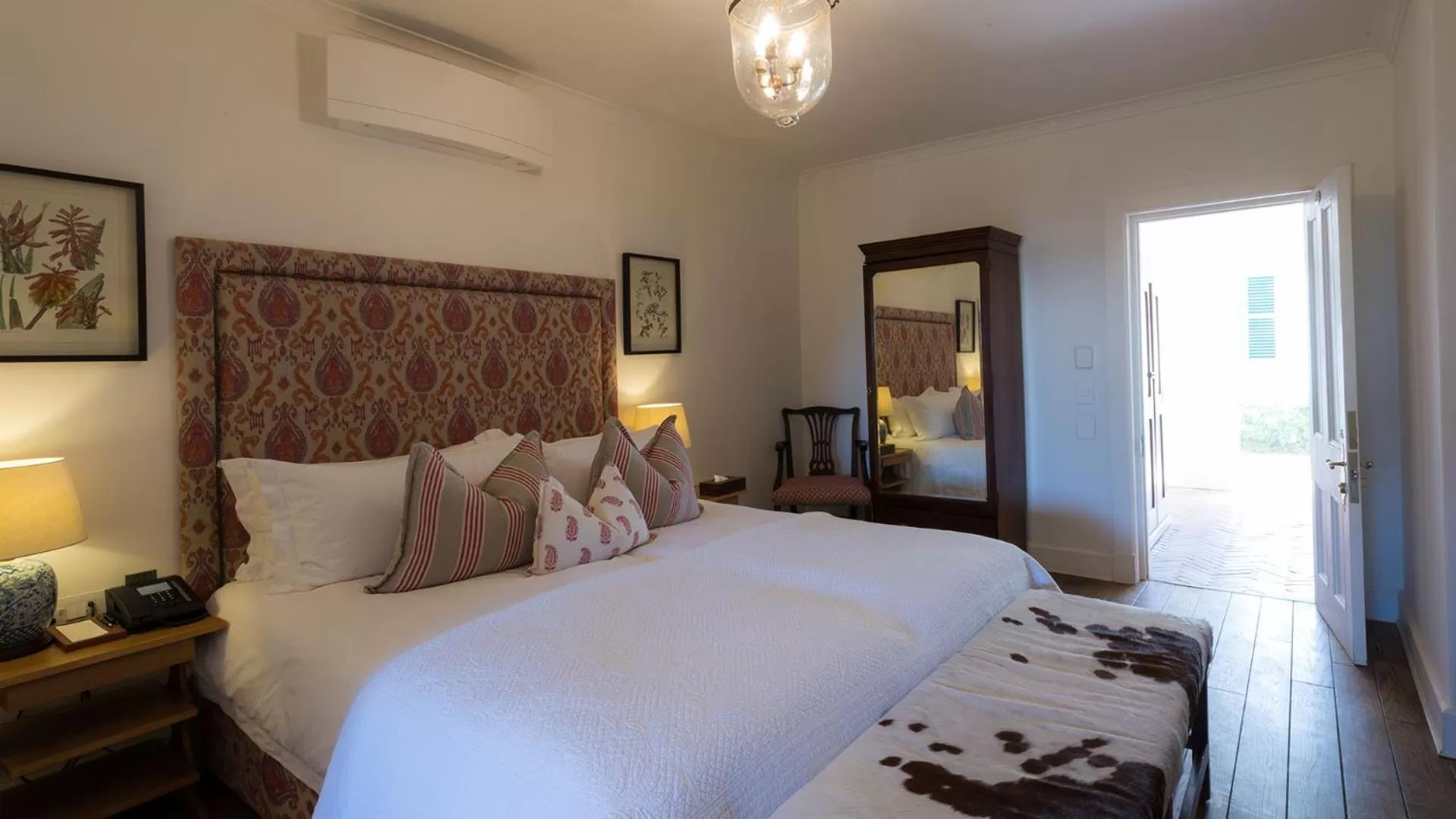 Bed in Drostdy Hotel