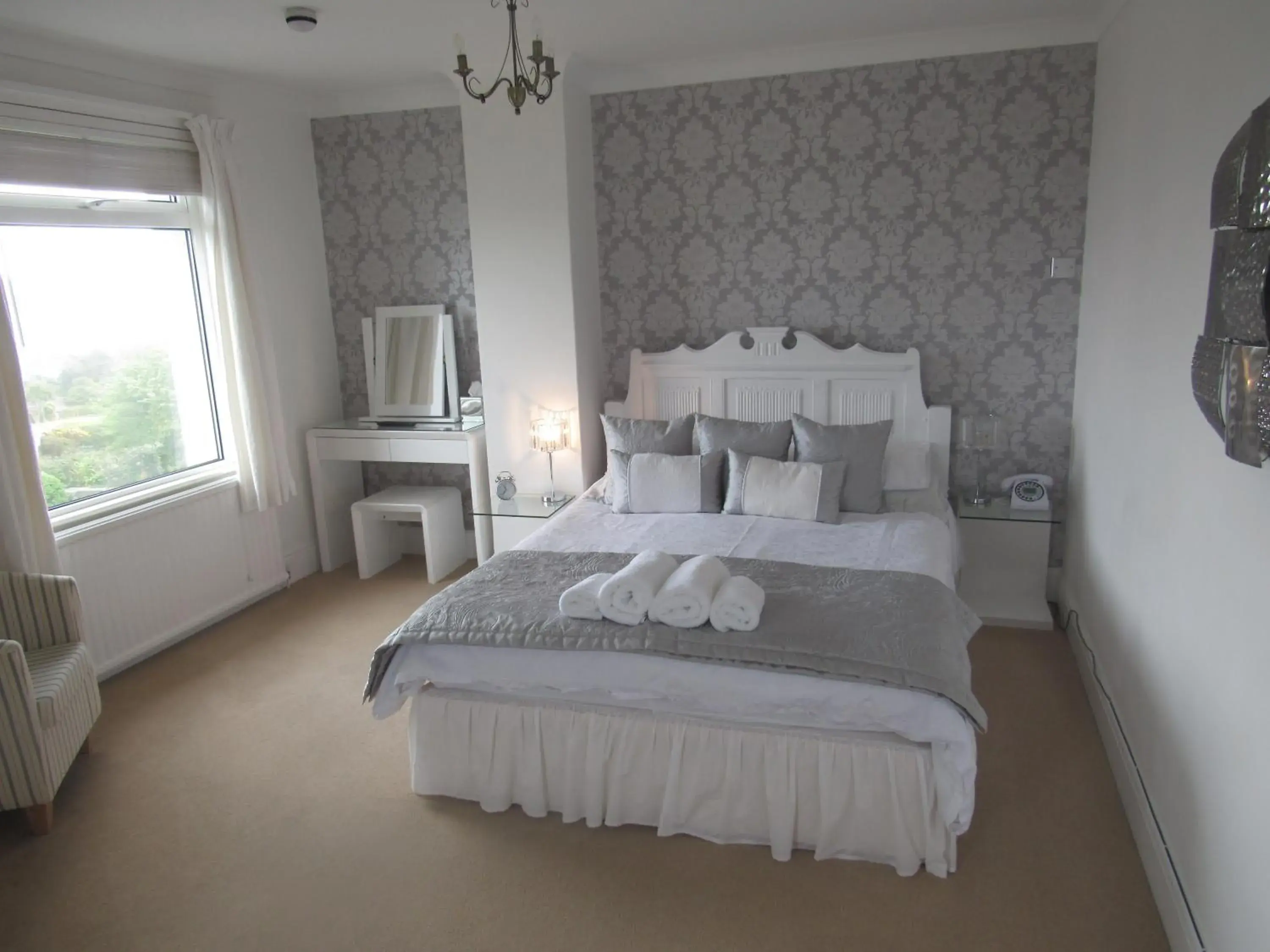 Photo of the whole room, Bed in Tremarne Hotel