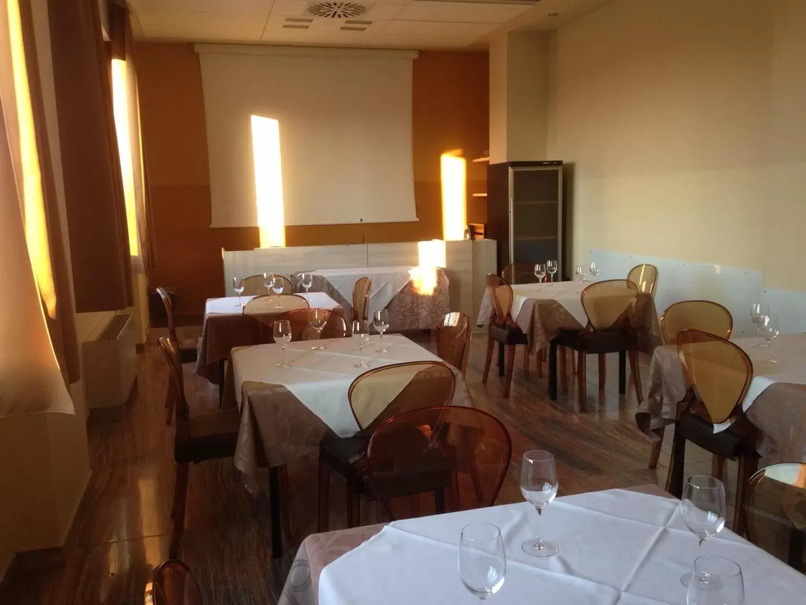 Restaurant/Places to Eat in Grand Hotel Forlì