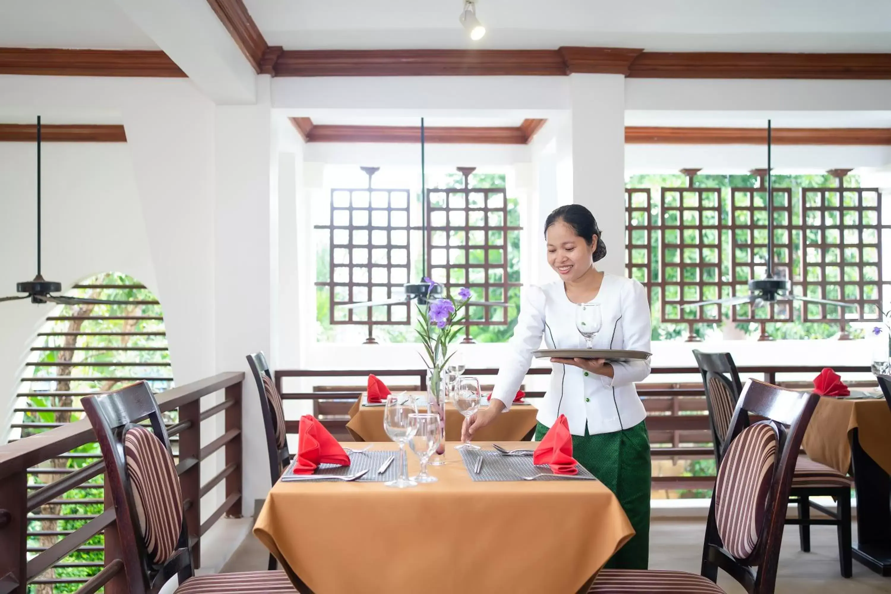 Restaurant/places to eat in The Night Hotel Restaurant/places to eat in The Night Hotel