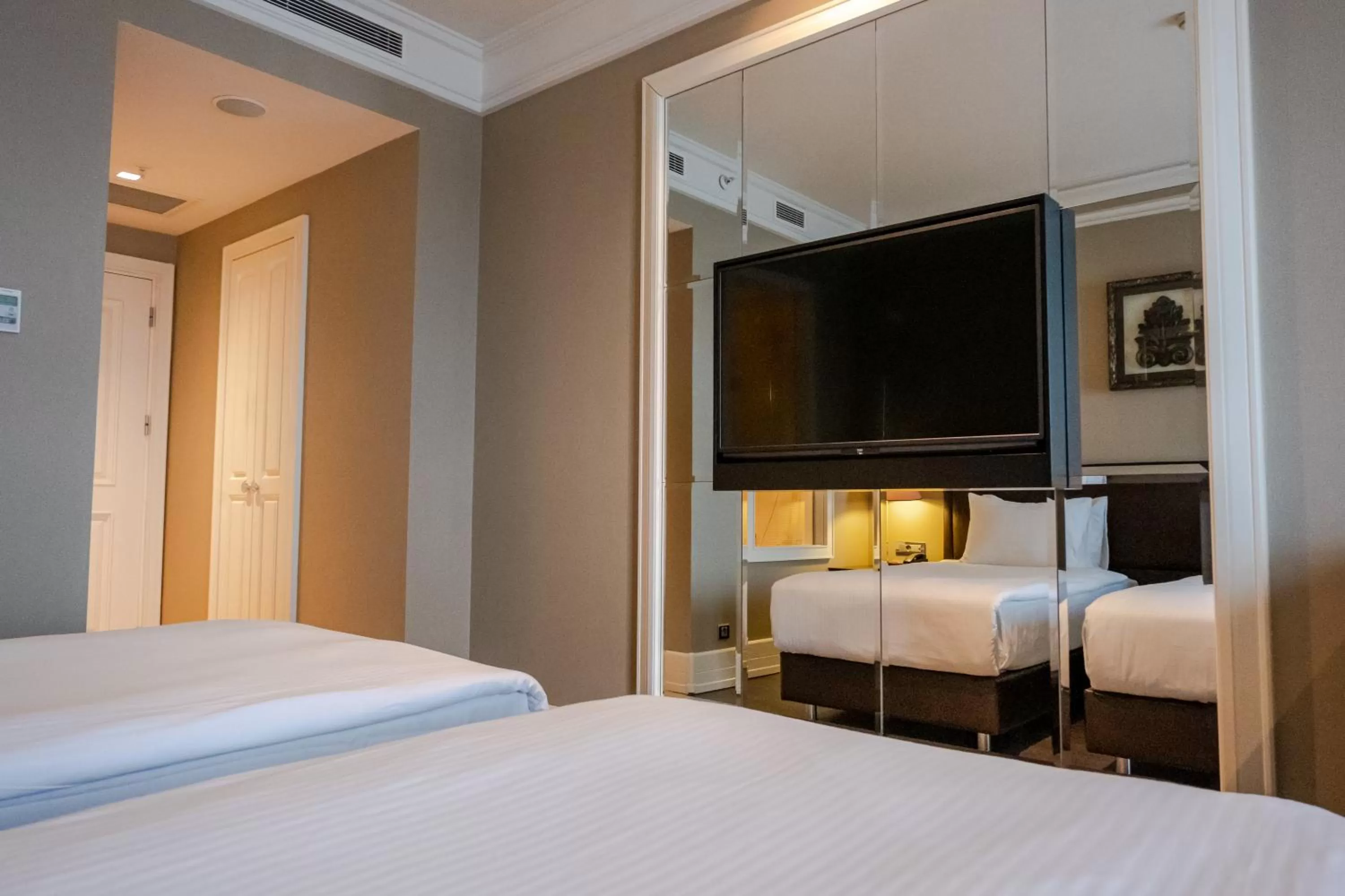 Bed in Windsor Hotel & Convention Center Istanbul