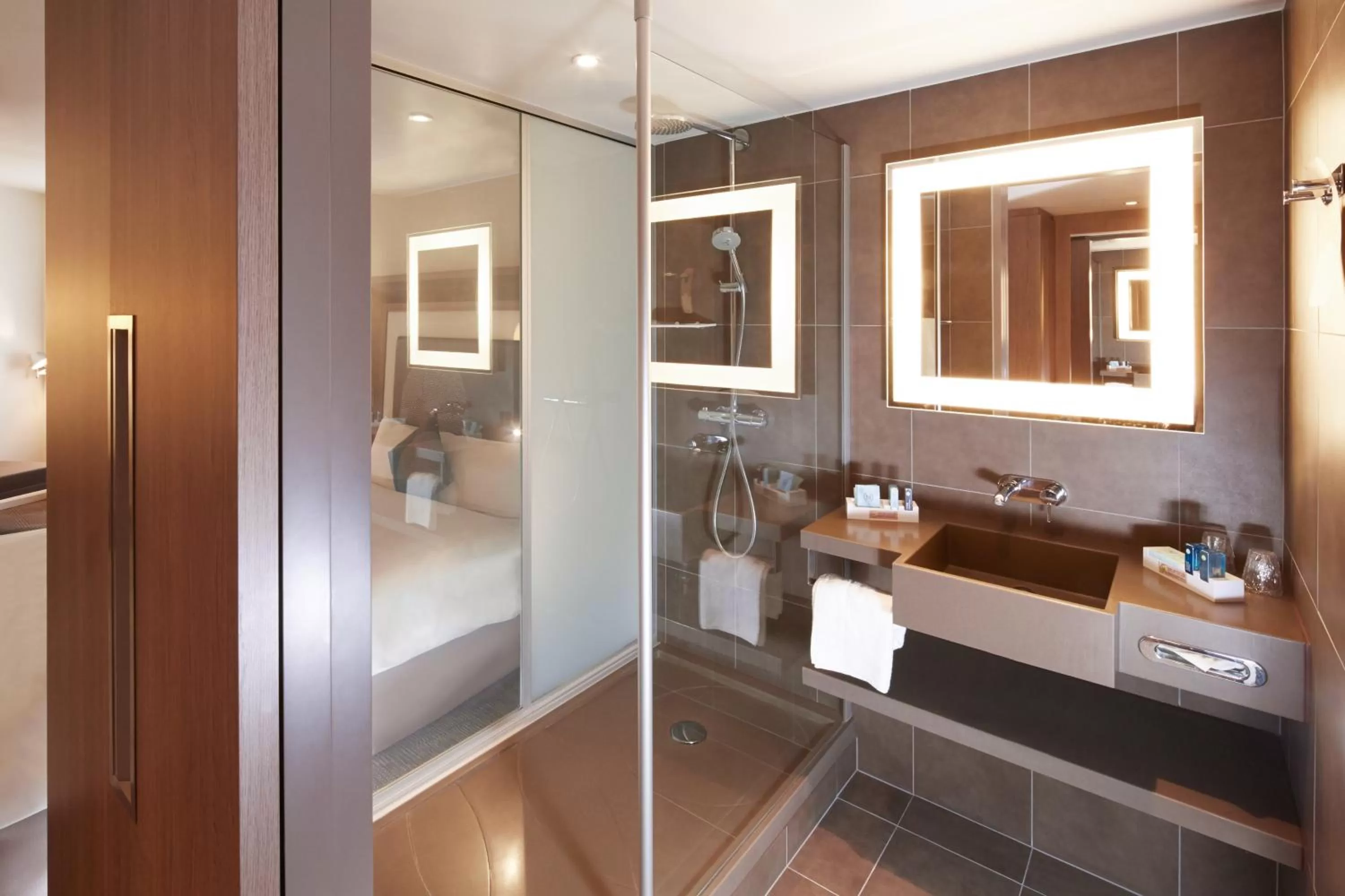 Bathroom in Novotel London Brentford