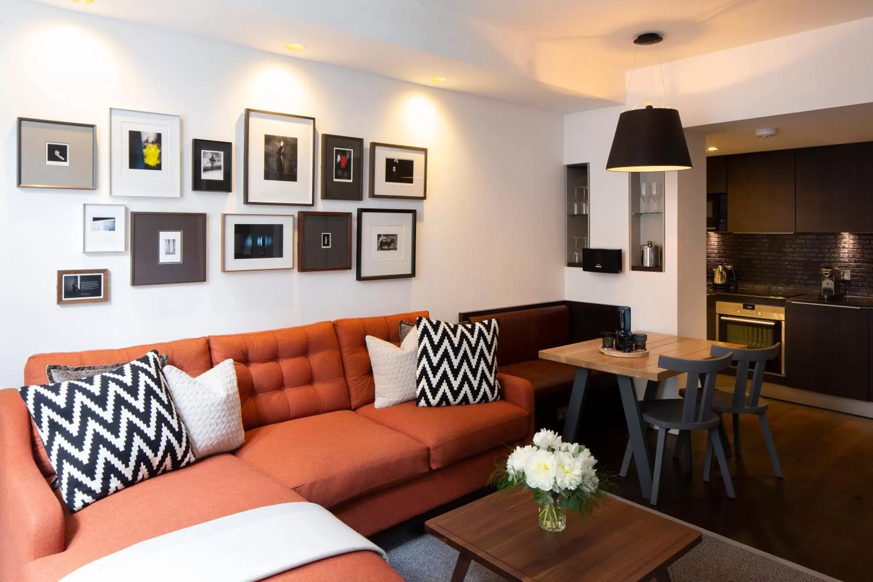 Living room, Seating Area in Cheval Old Town Chambers