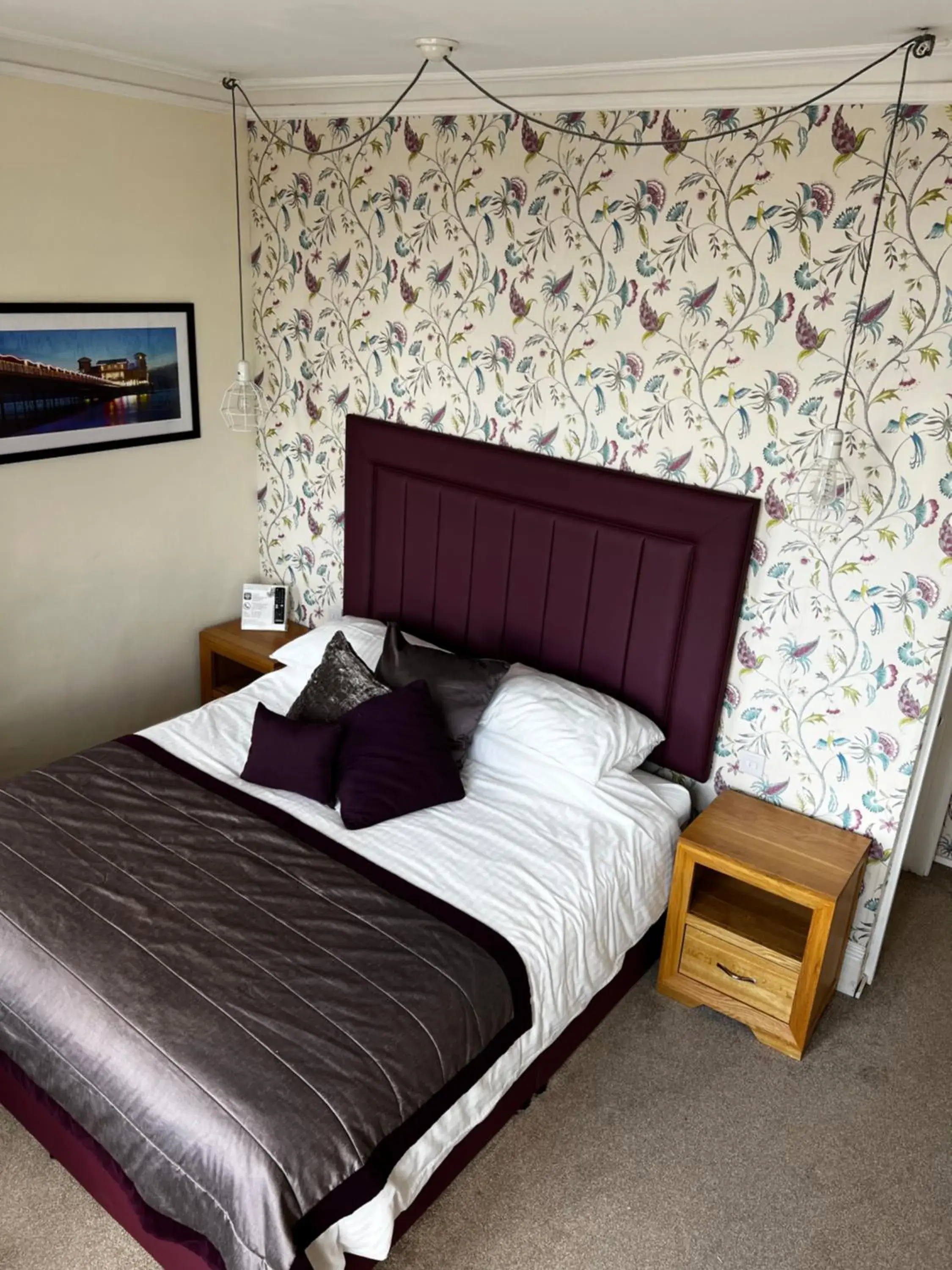 Bed in Queenswood Hotel