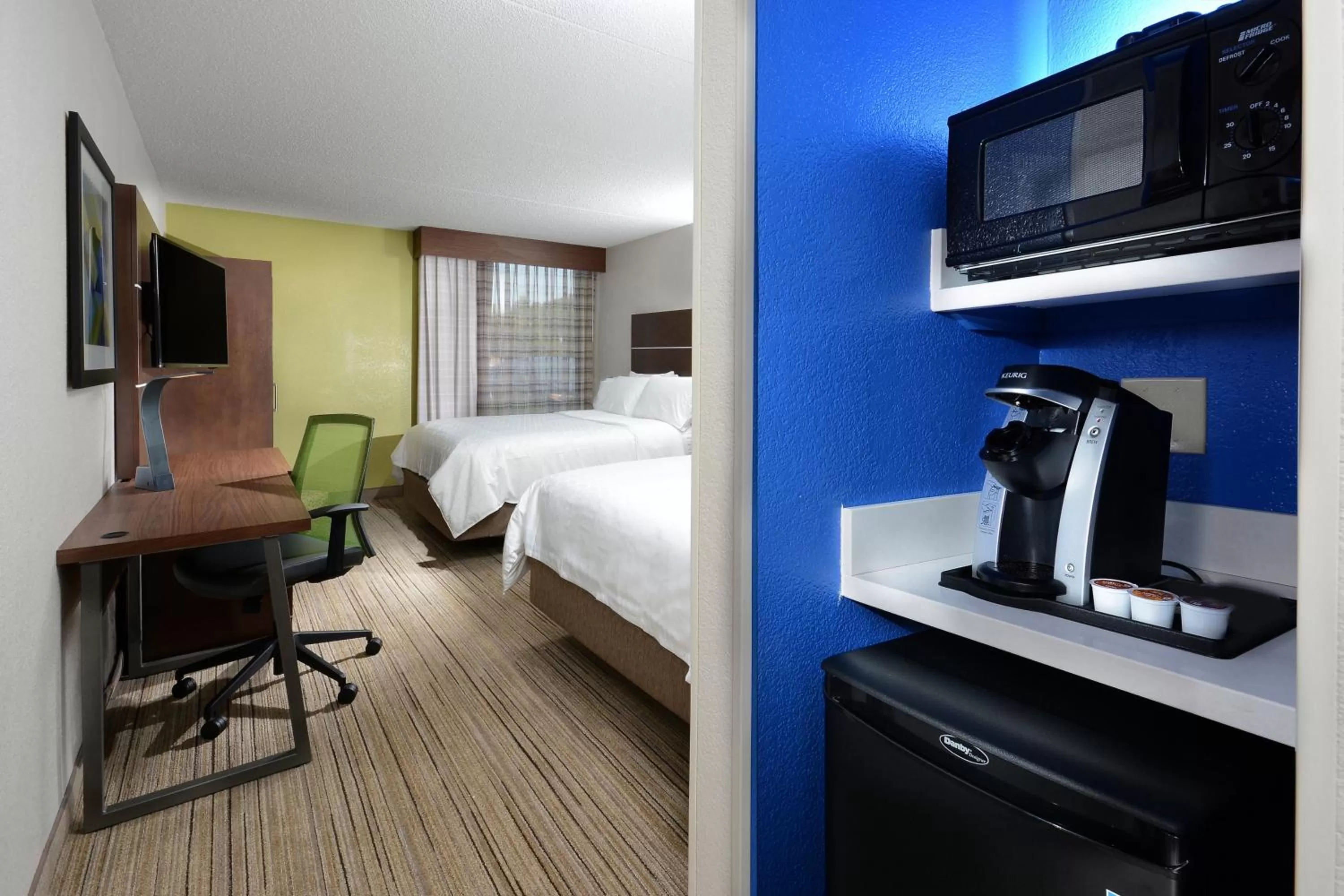 Photo of the whole room, Bed in Holiday Inn Express Danville by IHG