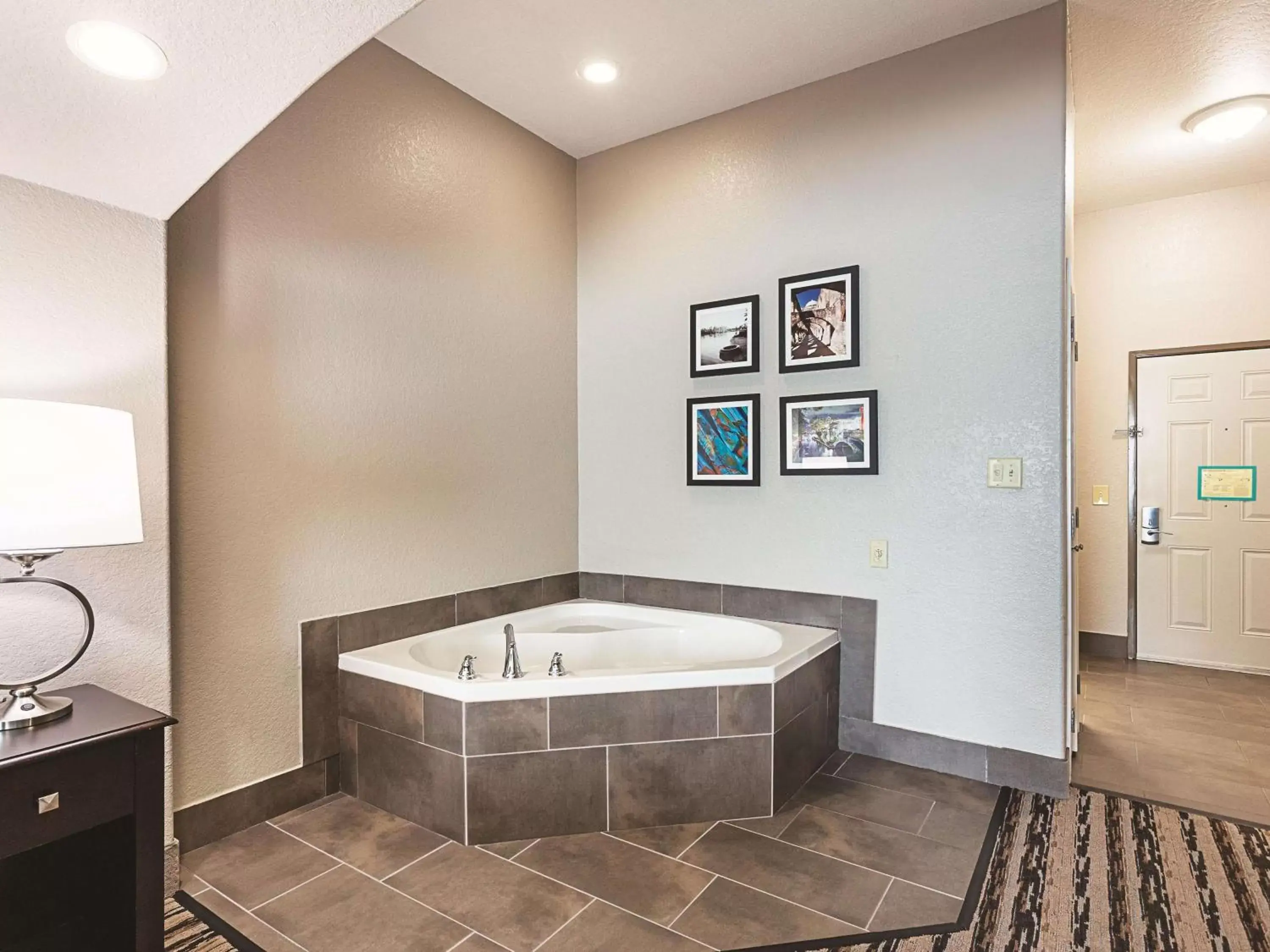 Photo of the whole room, Bathroom in La Quinta by Wyndham San Antonio Northwest
