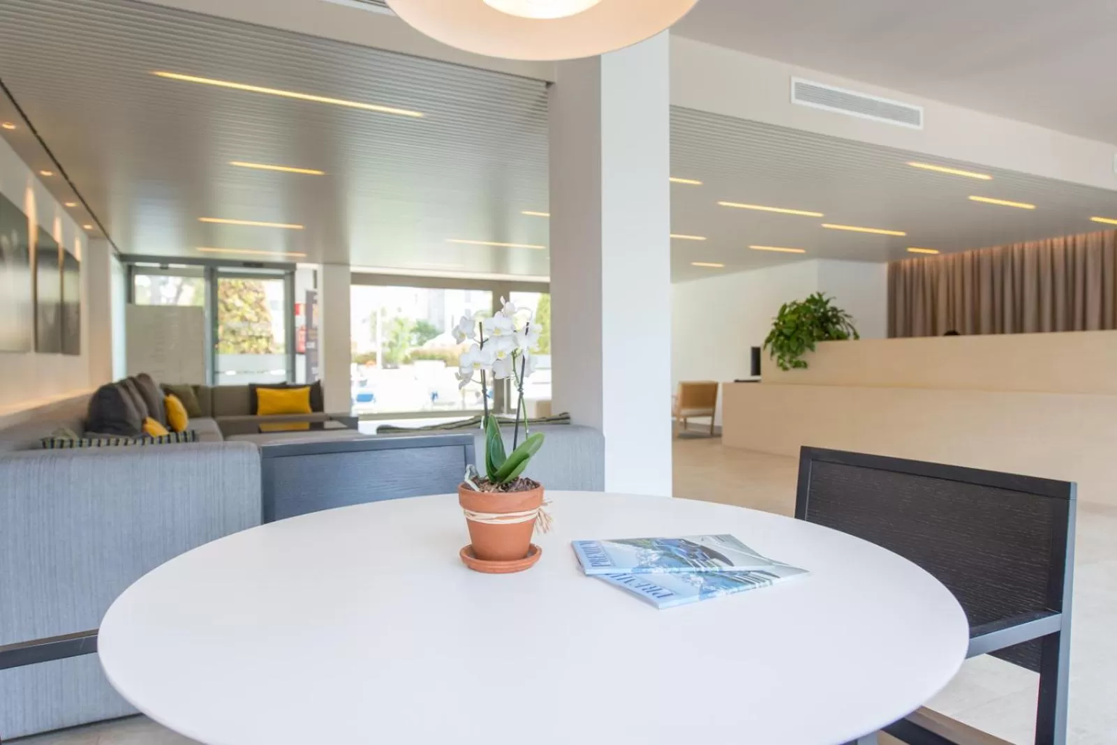 Lobby or reception in Atenea Park Suites & Apartments