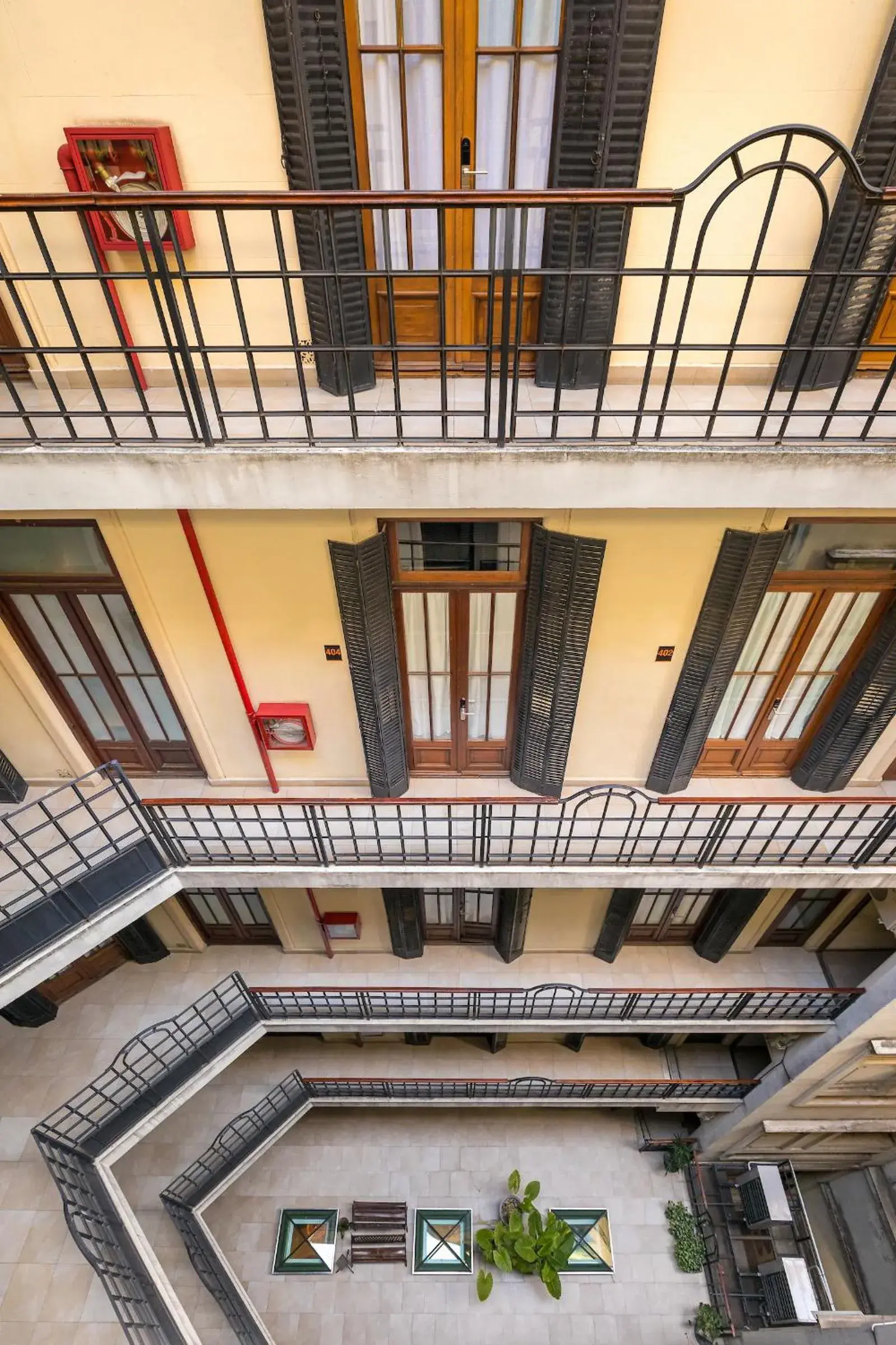 Property building in Milhouse Avenue Property building in Milhouse Avenue