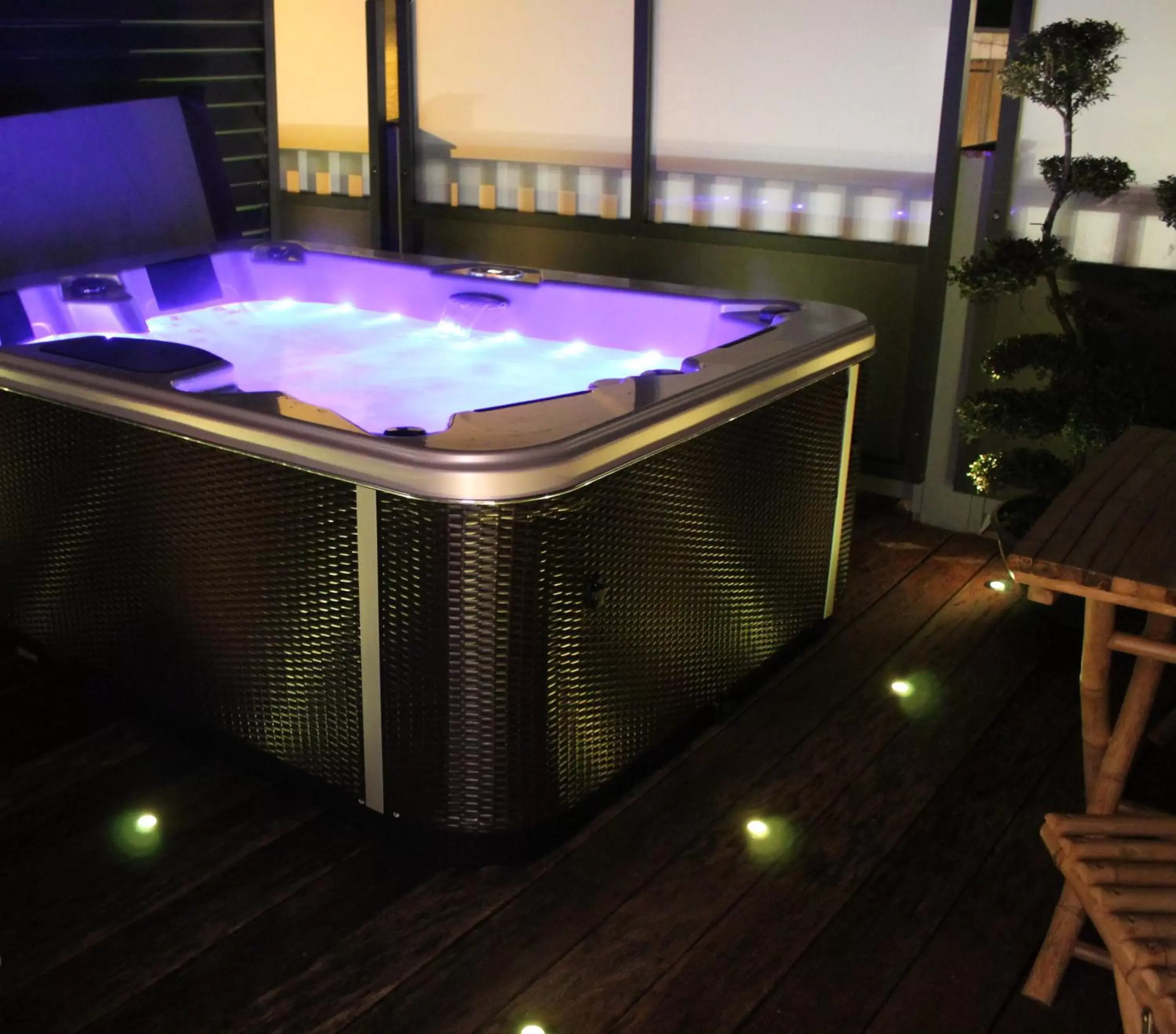 Hot Tub, Spa/Wellness in Hotel et Spa Le Lion d'Or