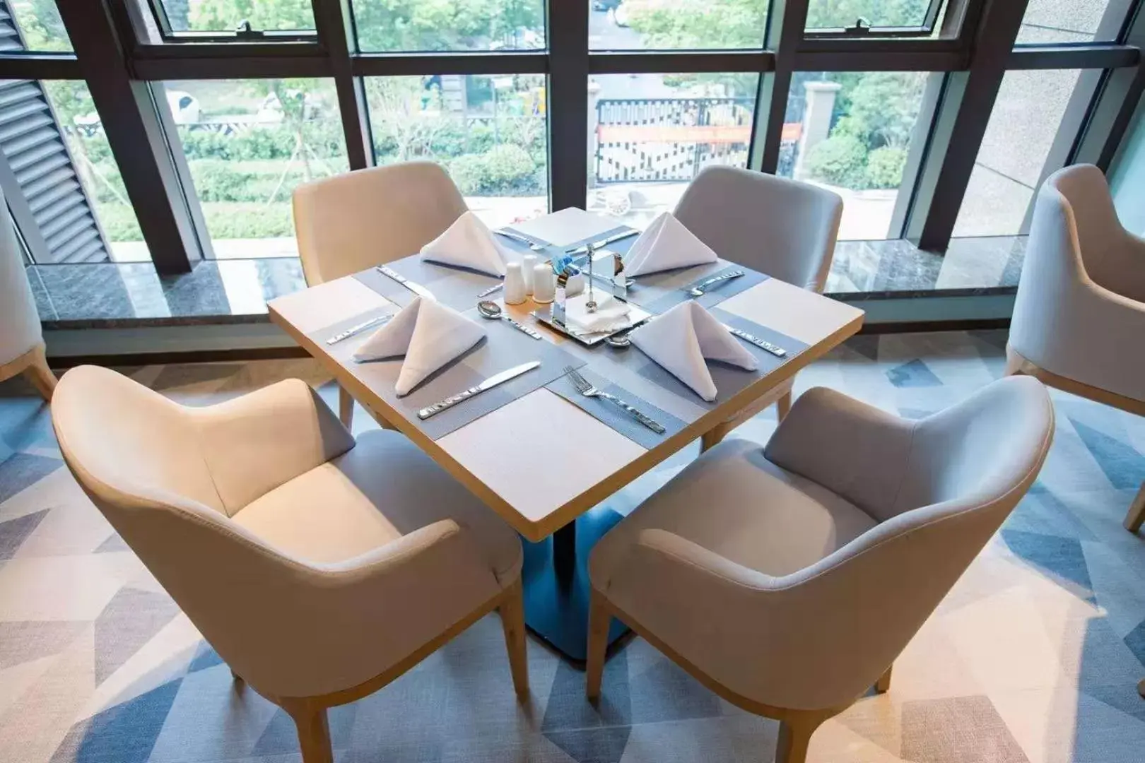 Dining area, Restaurant/Places to Eat in Shama Serviced Apartments Zijingang Hangzhou