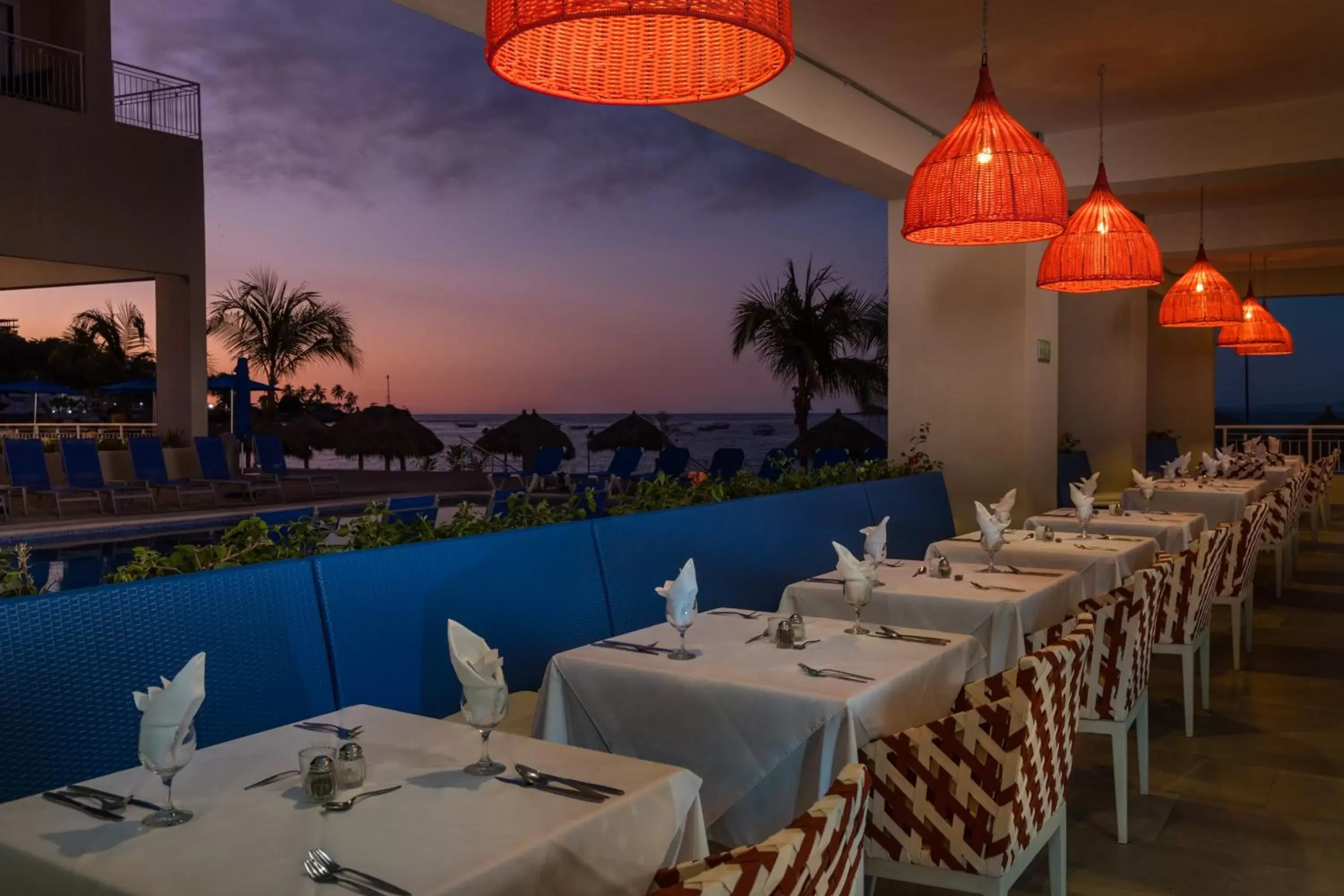 Restaurant/Places to Eat in Decameron La Marina