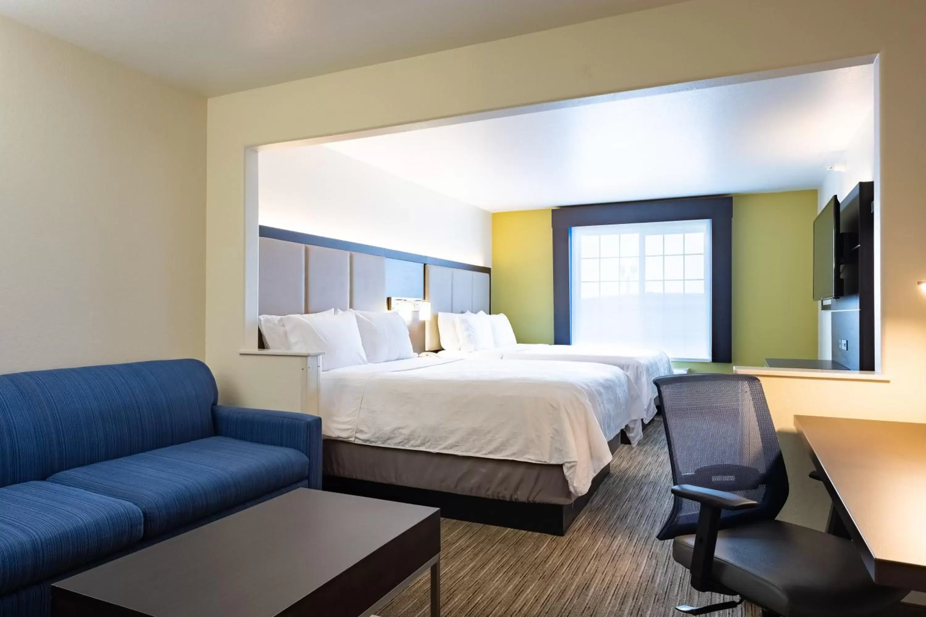 Photo of the whole room in Holiday Inn Express Hotel & Suites Evanston, an IHG Hotel