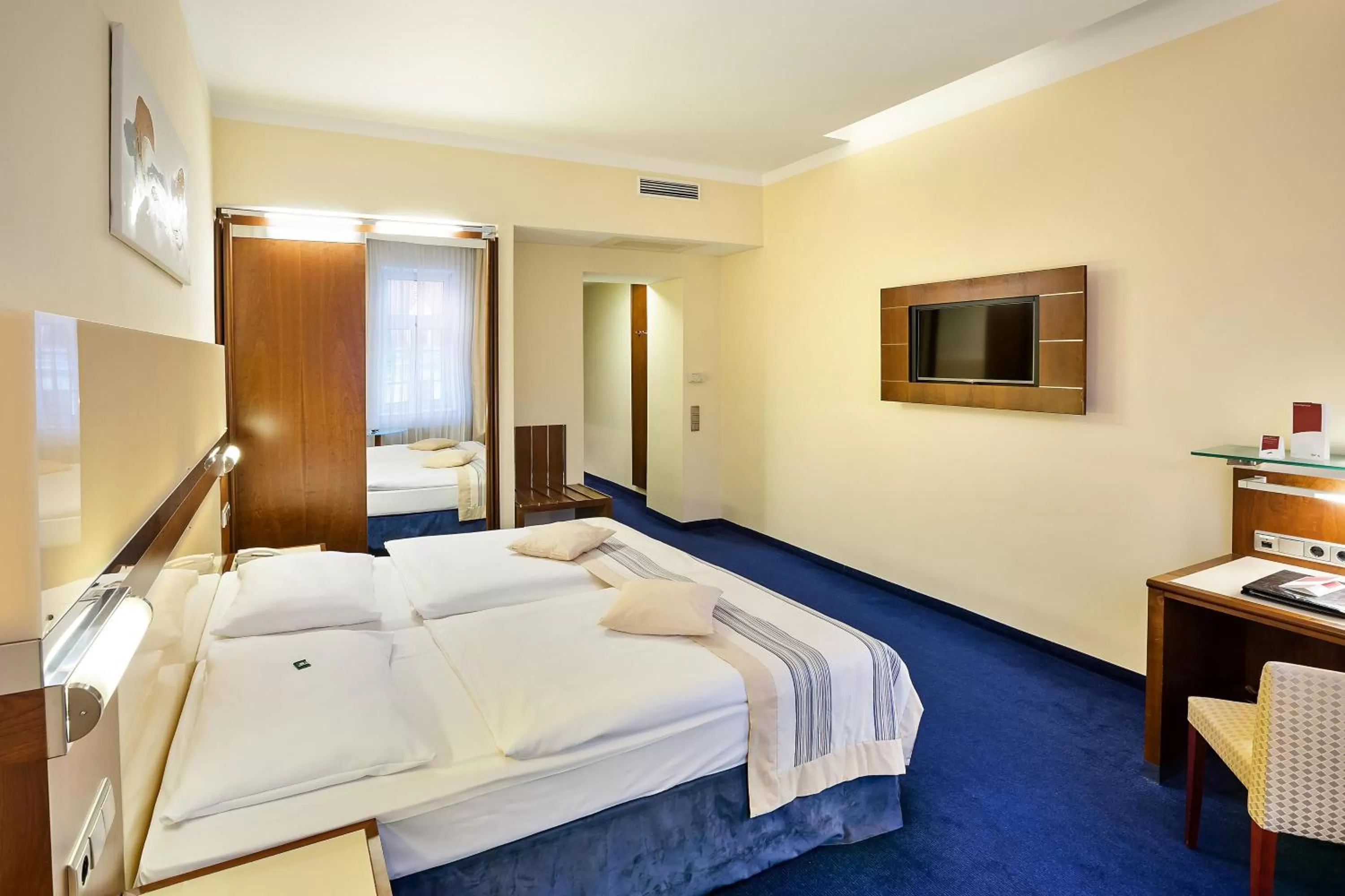 Bed in Austria Trend Hotel Europa Wien